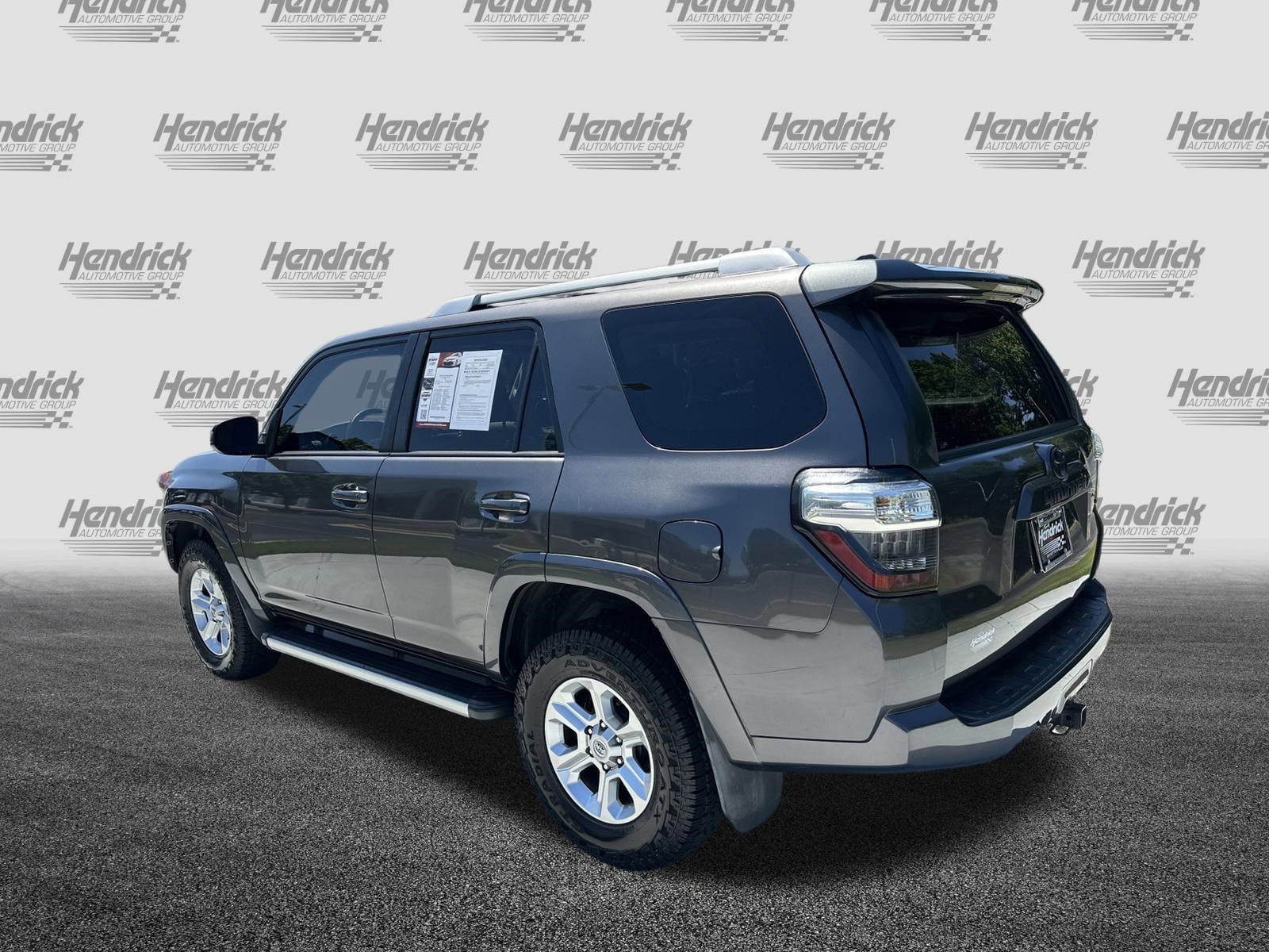 2016 Toyota 4Runner SR5 photo 3