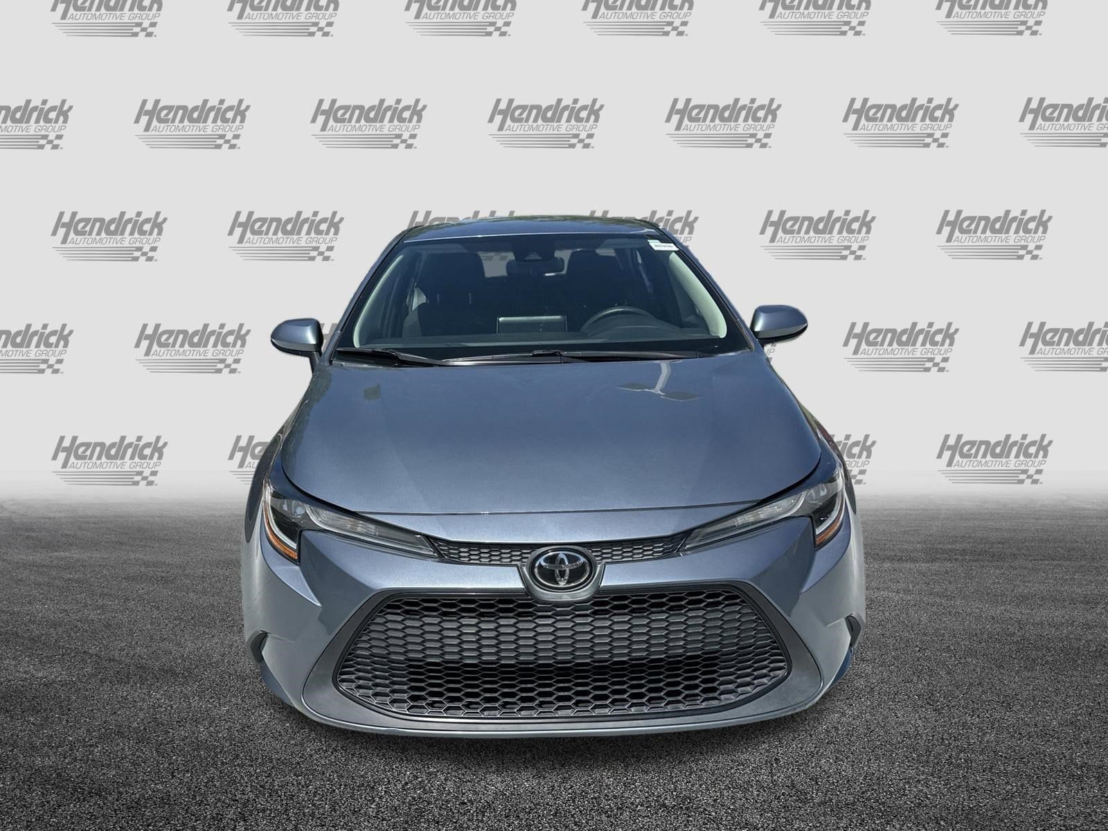 2021 Toyota Corolla LE photo 2