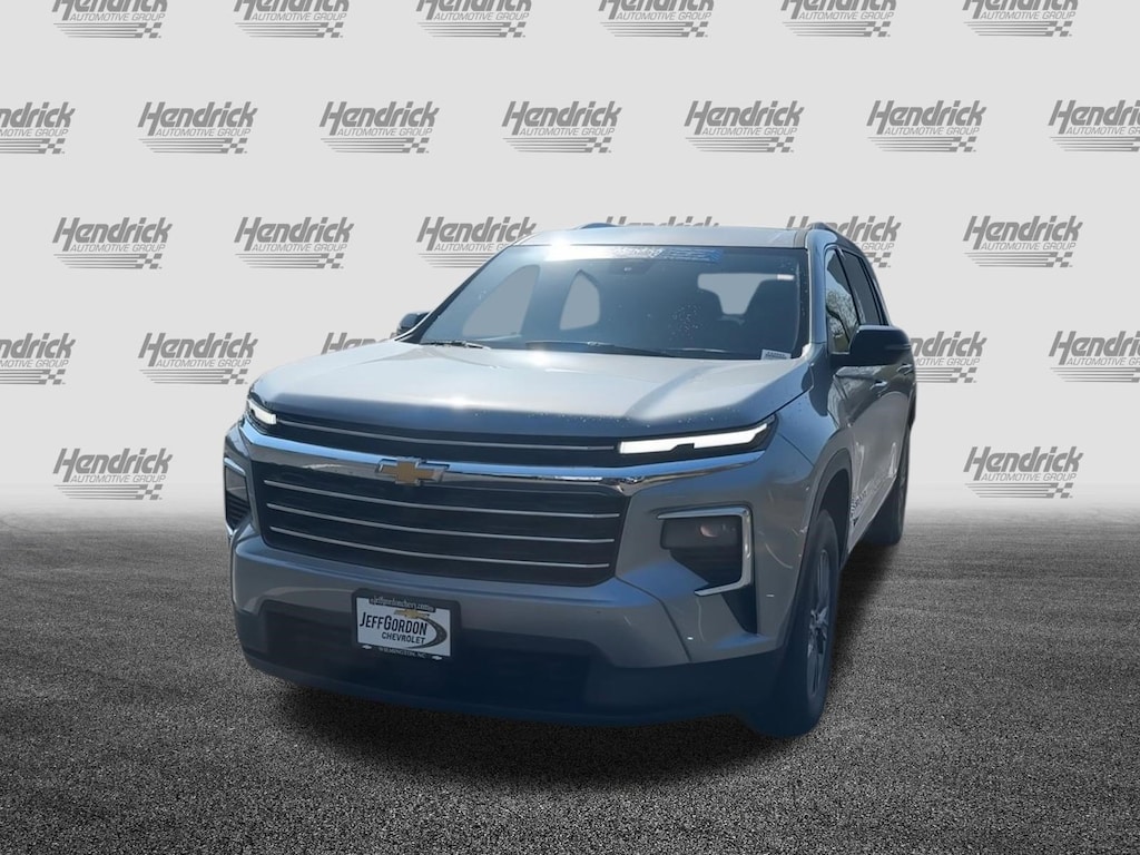 Used 2025 Chevrolet Traverse AWD LT SUV