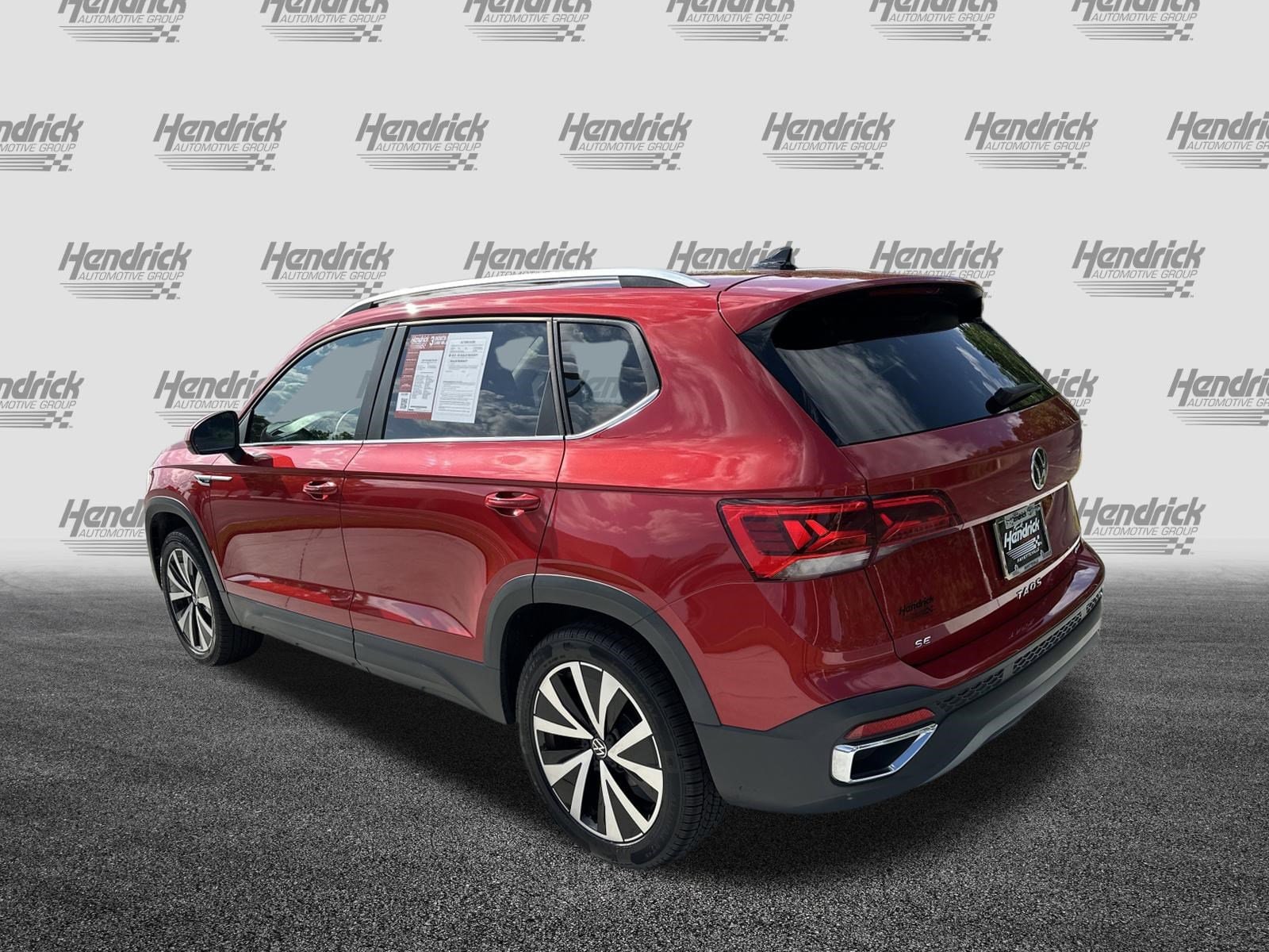 2022 Volkswagen Taos SE photo 3