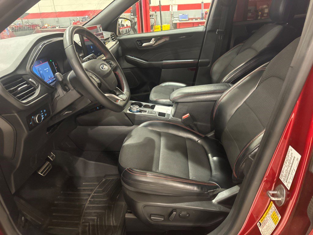 2023 Ford Escape ST-Line photo 5