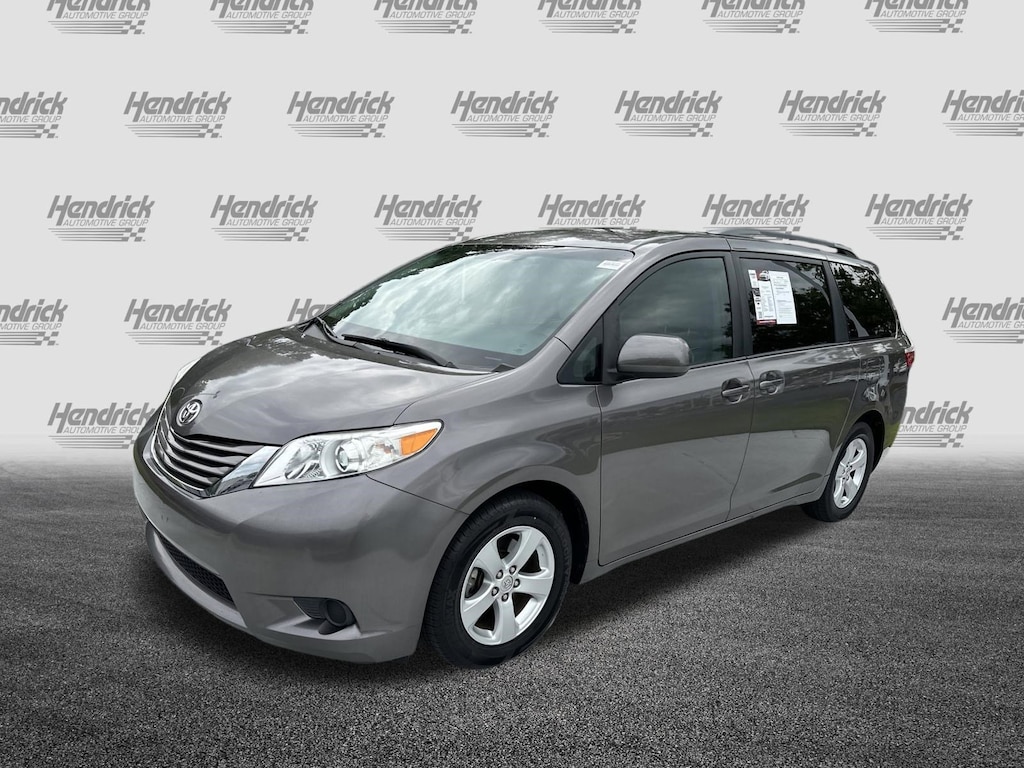 Used 2016 Toyota Sienna LE Minivan