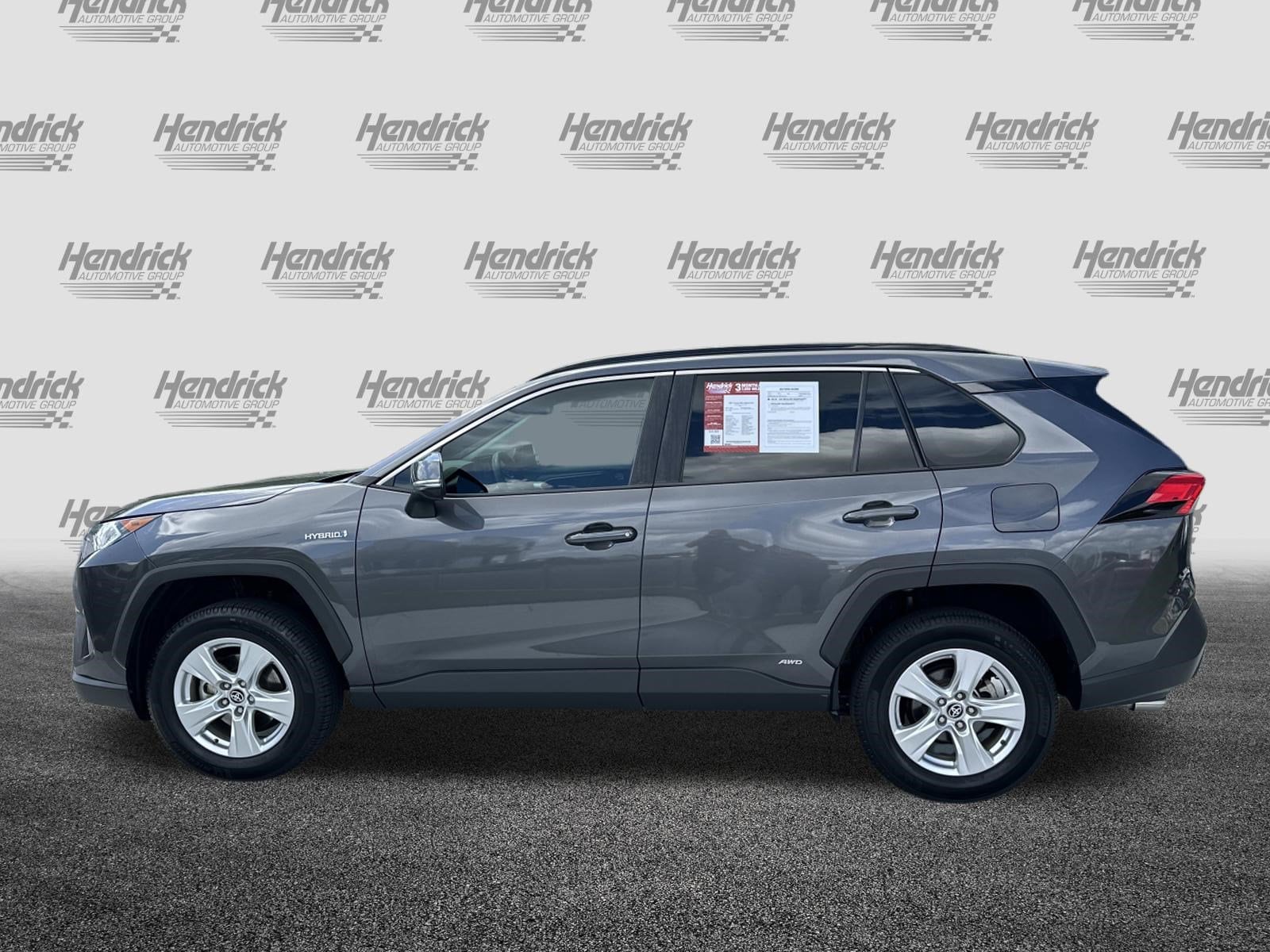 2021 Toyota RAV4 Hybrid XLE photo 6