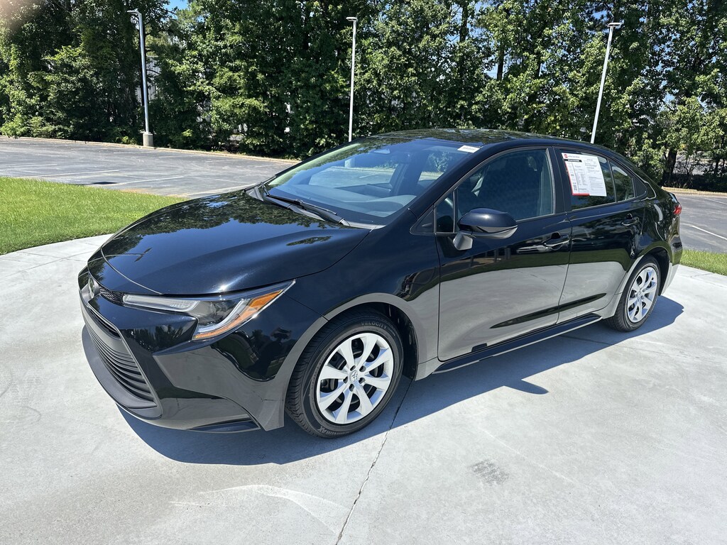 Certified 2025 Toyota Corolla LE Sedan