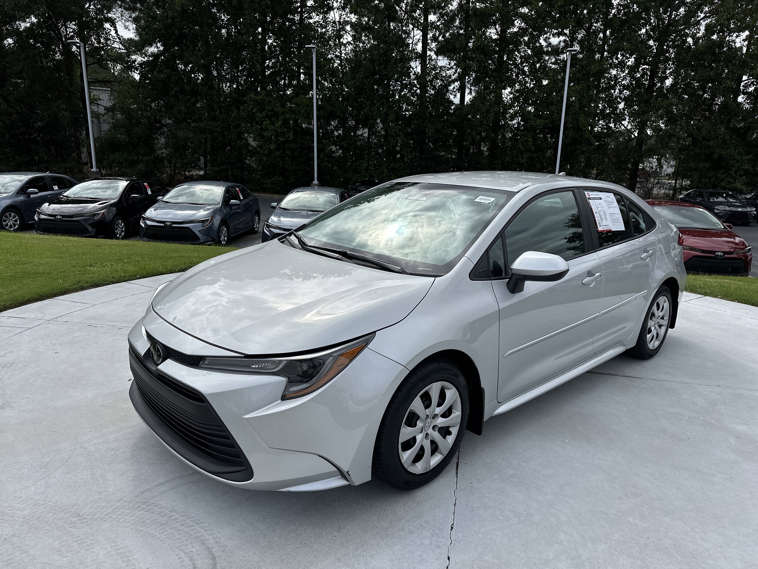 2024 Toyota Corolla LE photo 3