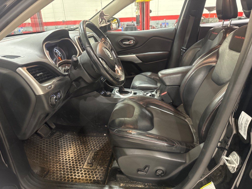 Used 2018 Jeep Cherokee Trailhawk SUV
