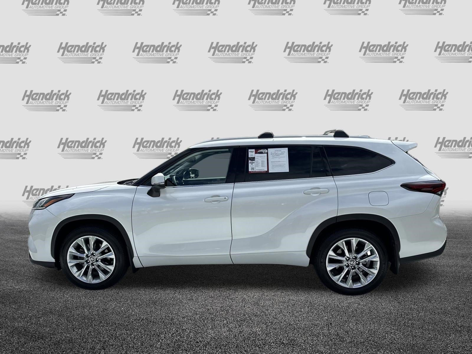 2024 Toyota Highlander Limited photo 6