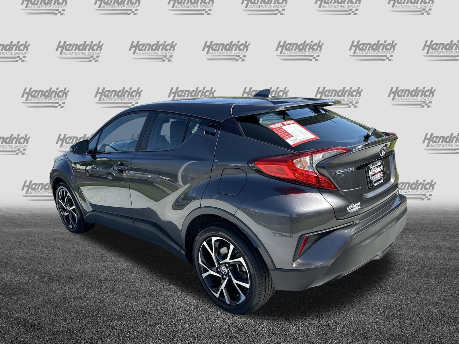 2021 Toyota C-HR XLE photo 3