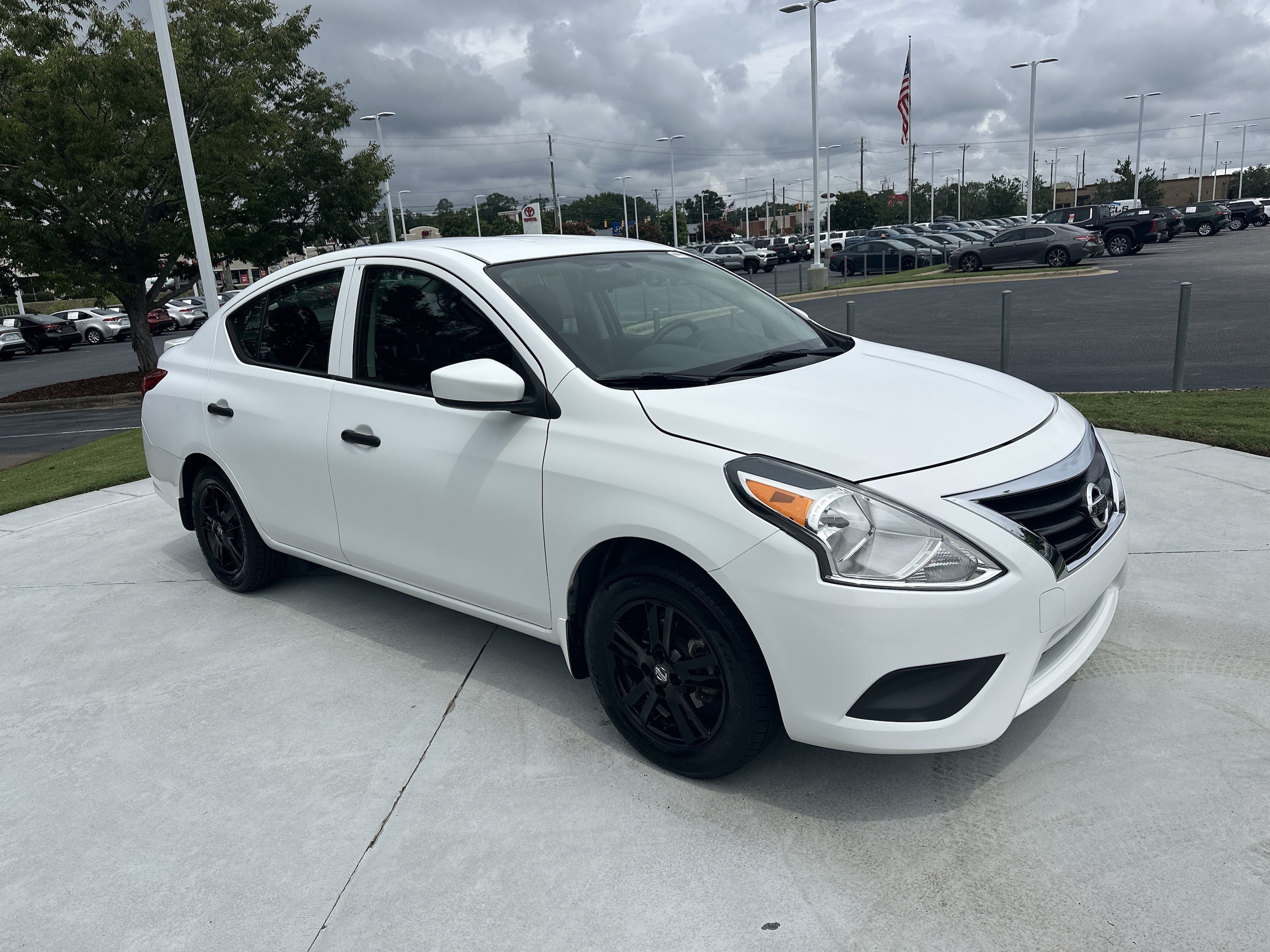 Nissan Versa Sedan S Plus