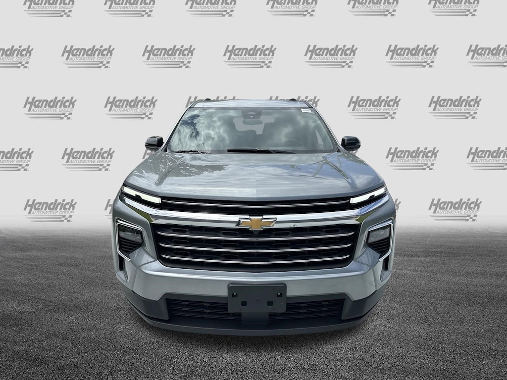 Used 2025 Chevrolet Traverse AWD LT SUV
