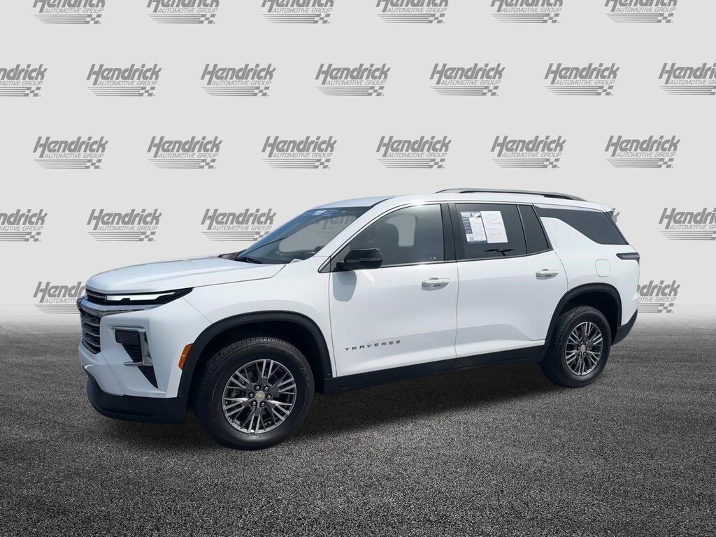 Used 2025 Chevrolet Traverse FWD LT SUV
