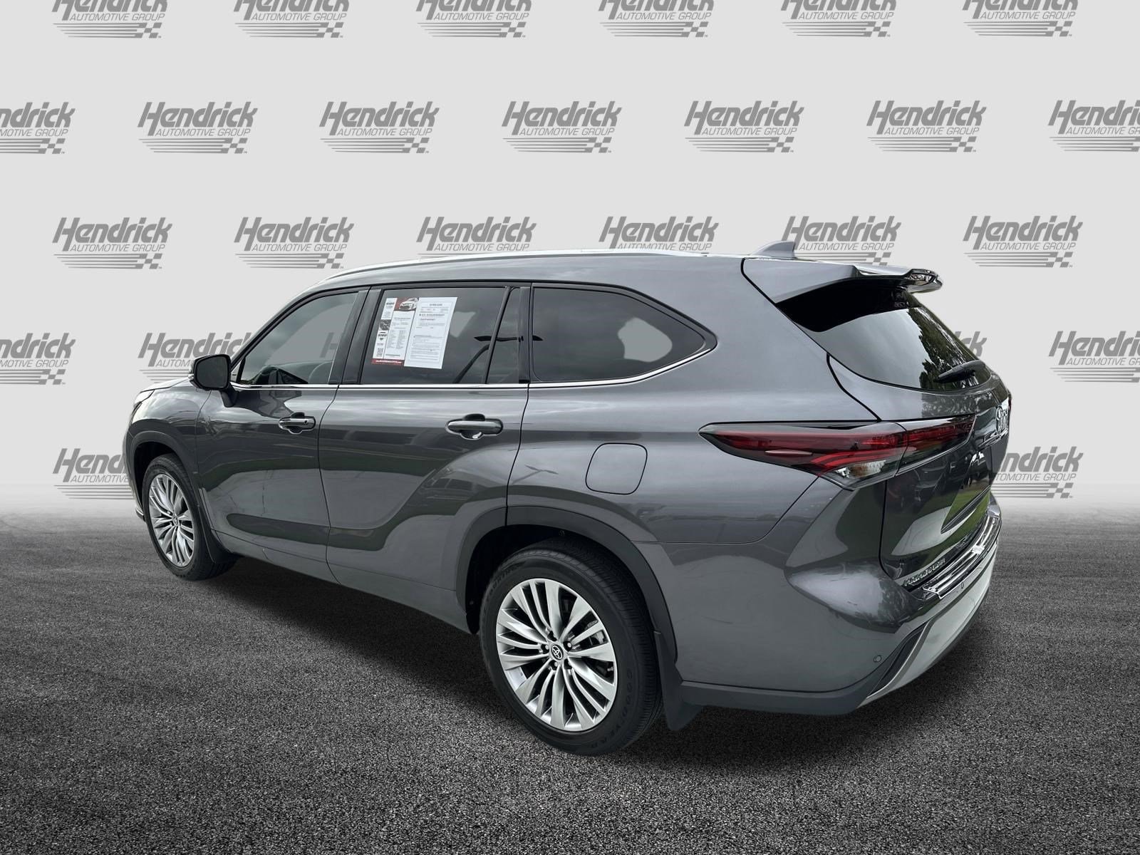 2024 Toyota Highlander Platinum photo 3