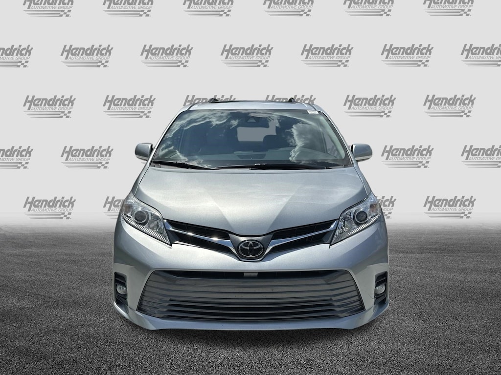 Used 2019 Toyota Sienna XLE Minivan