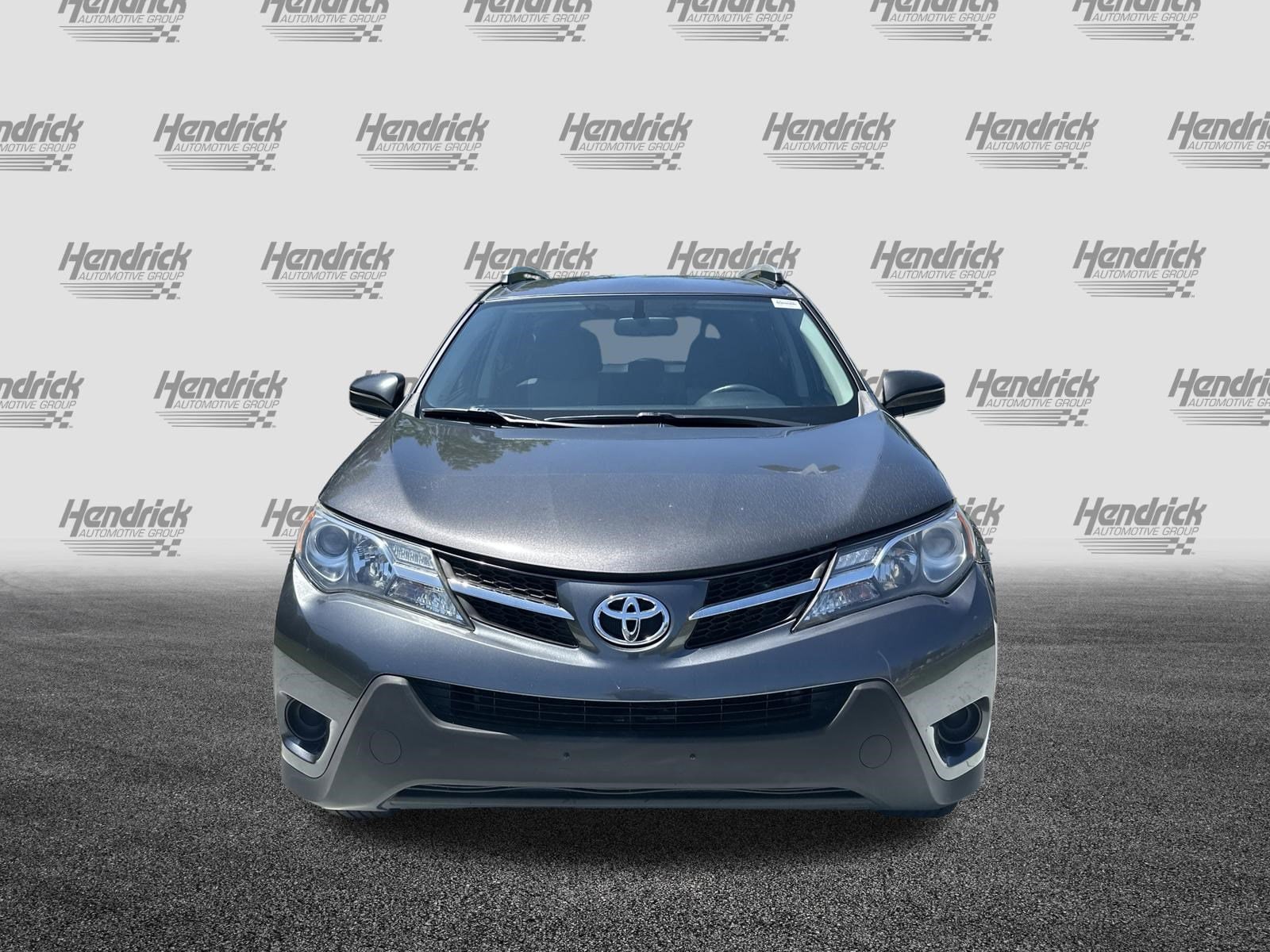 2015 Toyota RAV4 LE photo 2