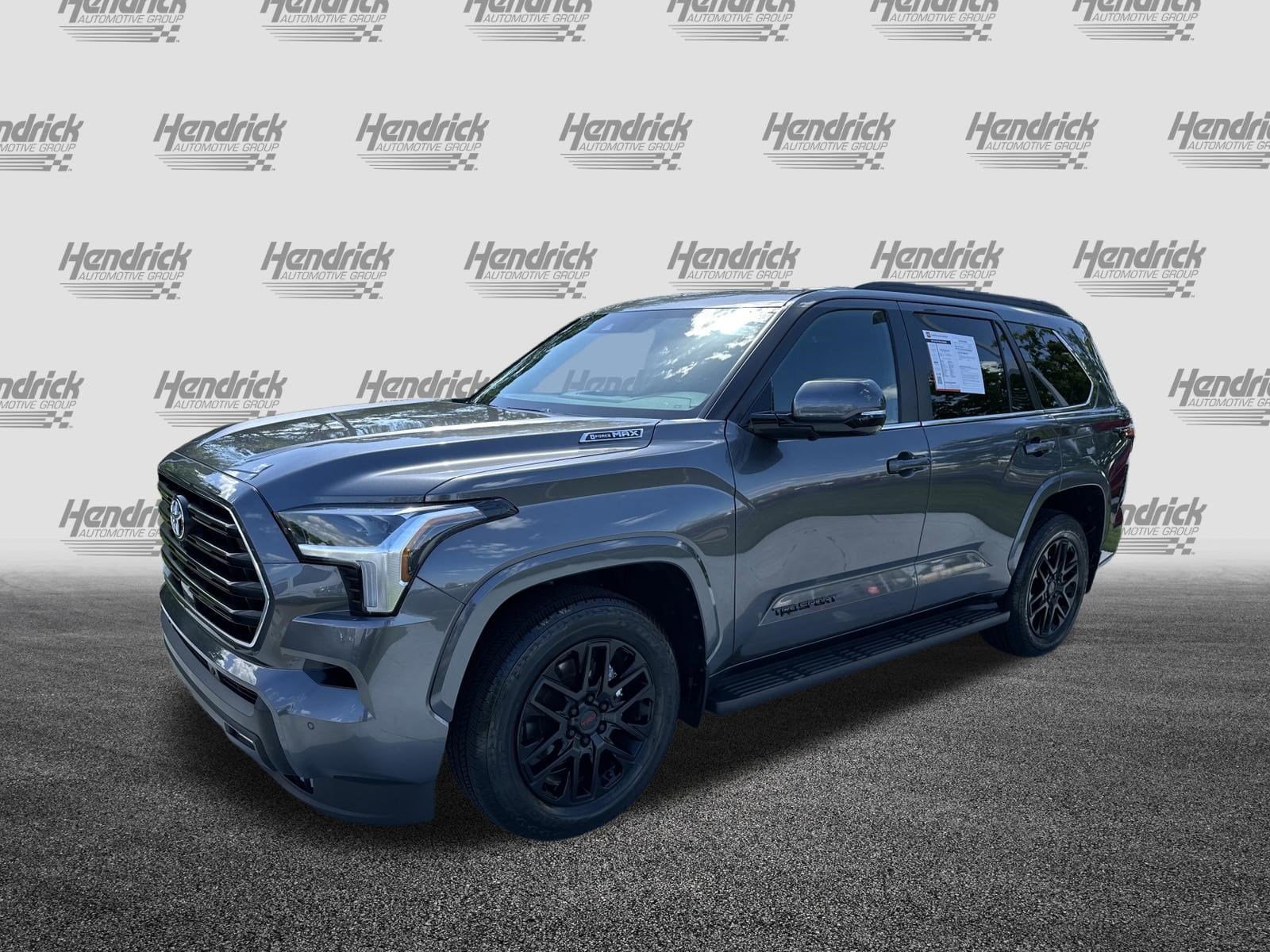 2025 Toyota Sequoia SR5 photo 4