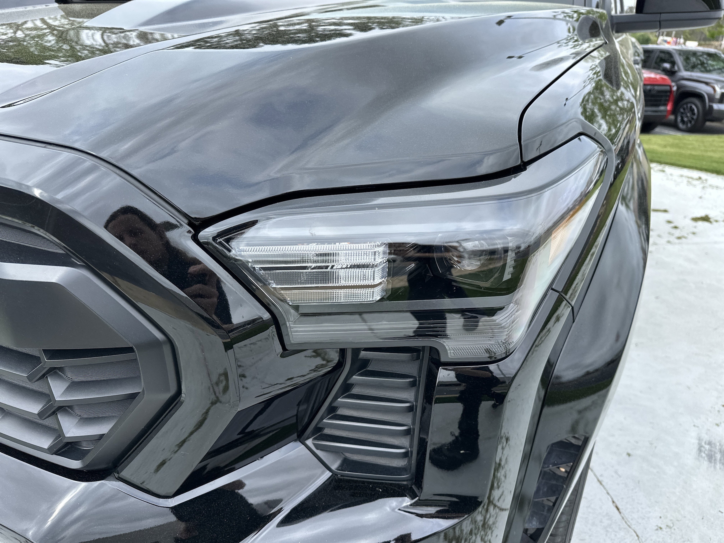 2025 Toyota Tacoma 4WD TRD Sport photo 5