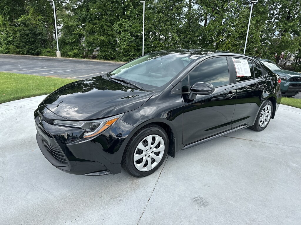 Certified 2025 Toyota Corolla LE Sedan