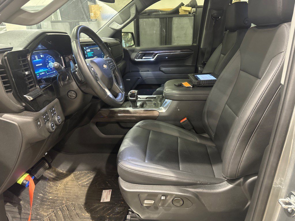 2023 Chevrolet Silverado 1500 LTZ photo 4