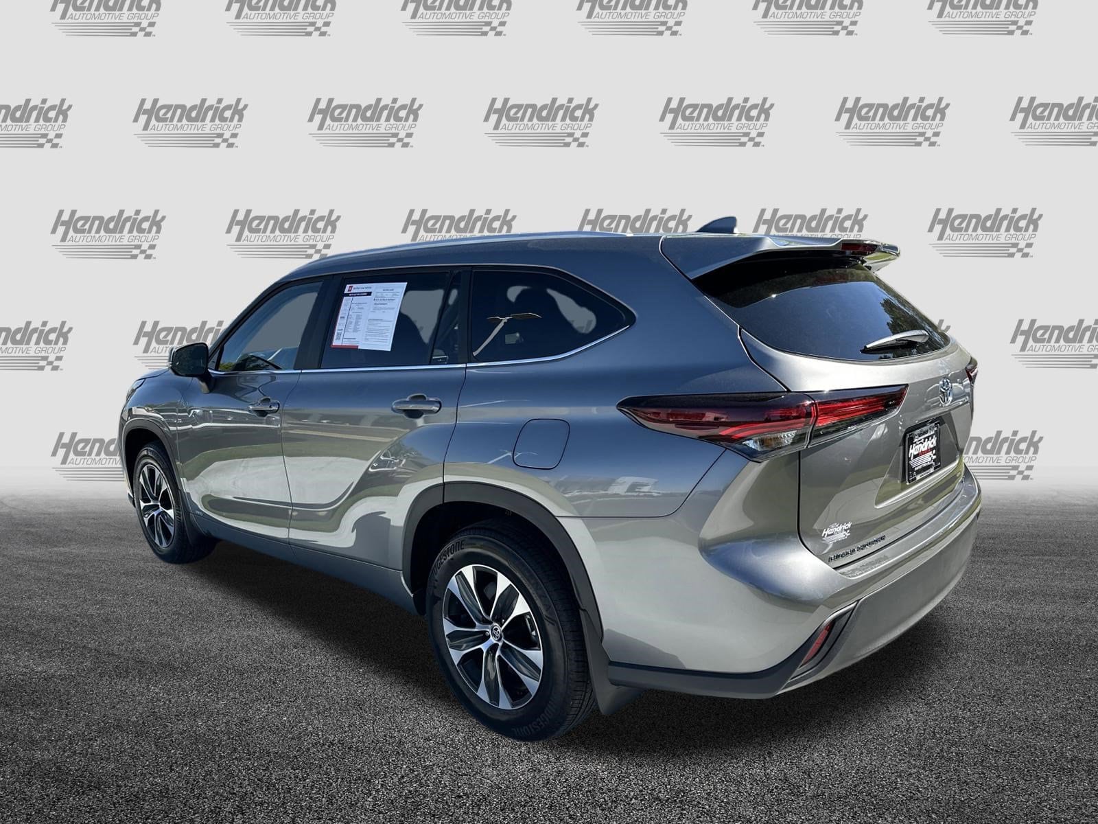2026 Toyota Highlander Hybrid XLE photo 3