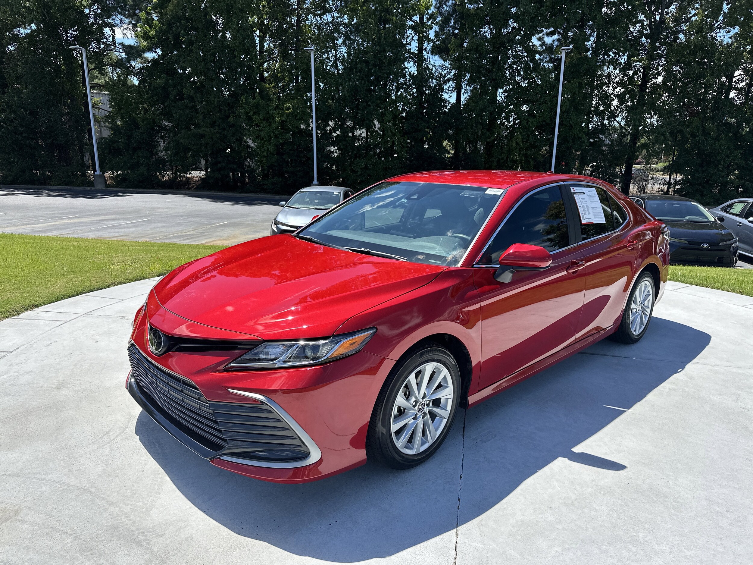 2023 Toyota Camry LE photo 3