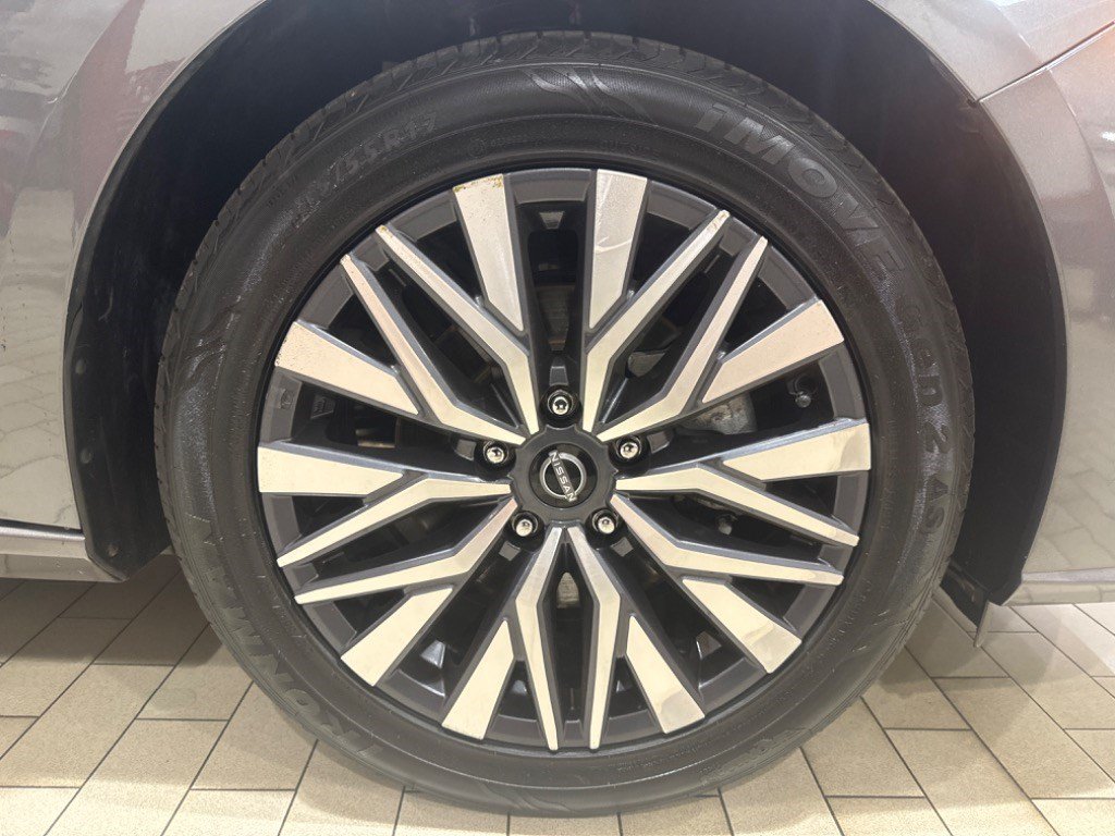 Used 2025 Nissan Altima SV Sedan