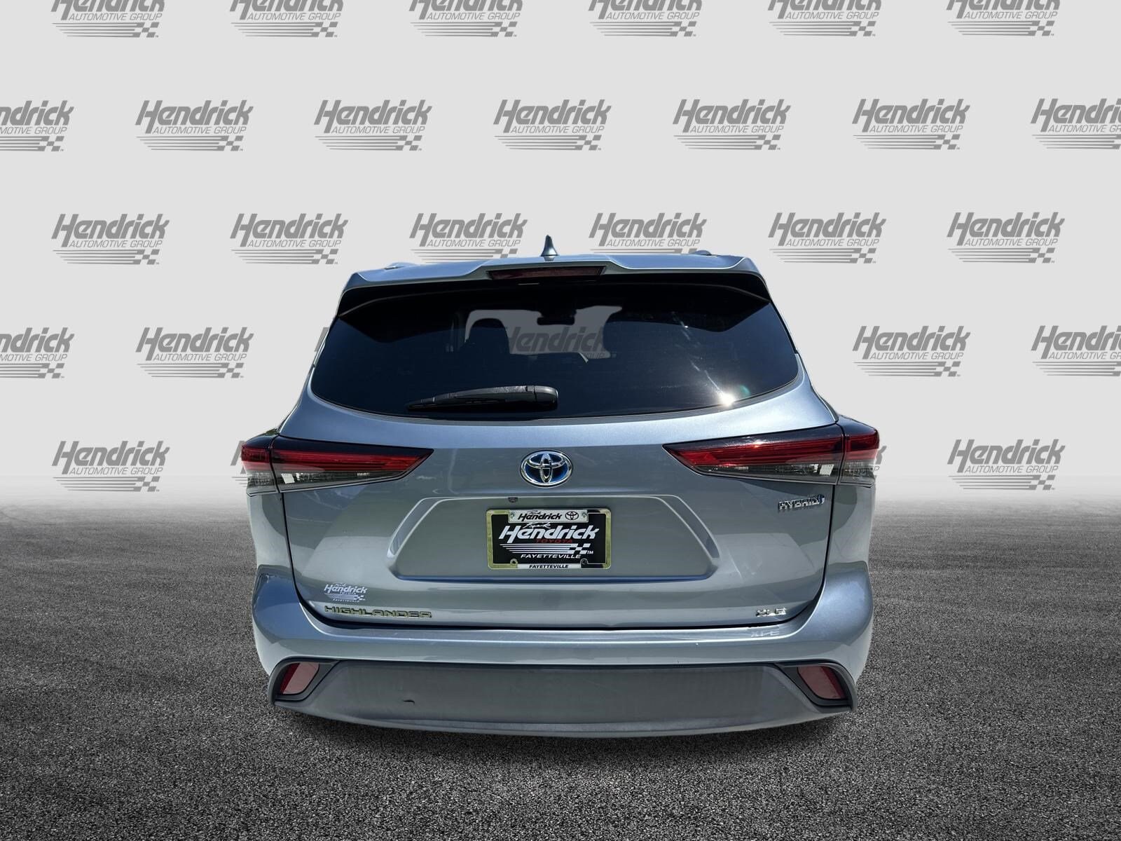 2022 Toyota Highlander Hybrid XLE photo 3