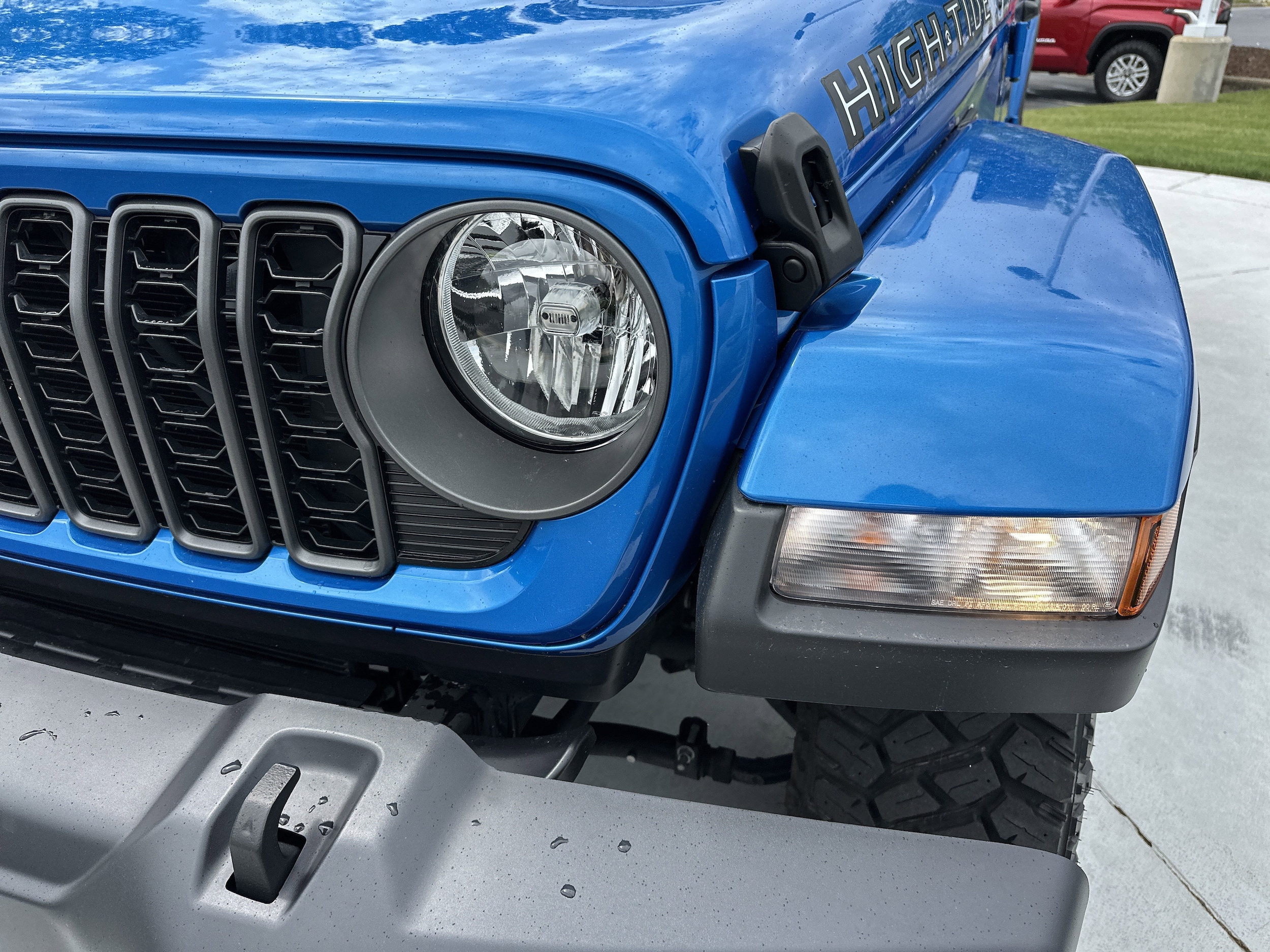 2025 Jeep Gladiator High Tide photo 4