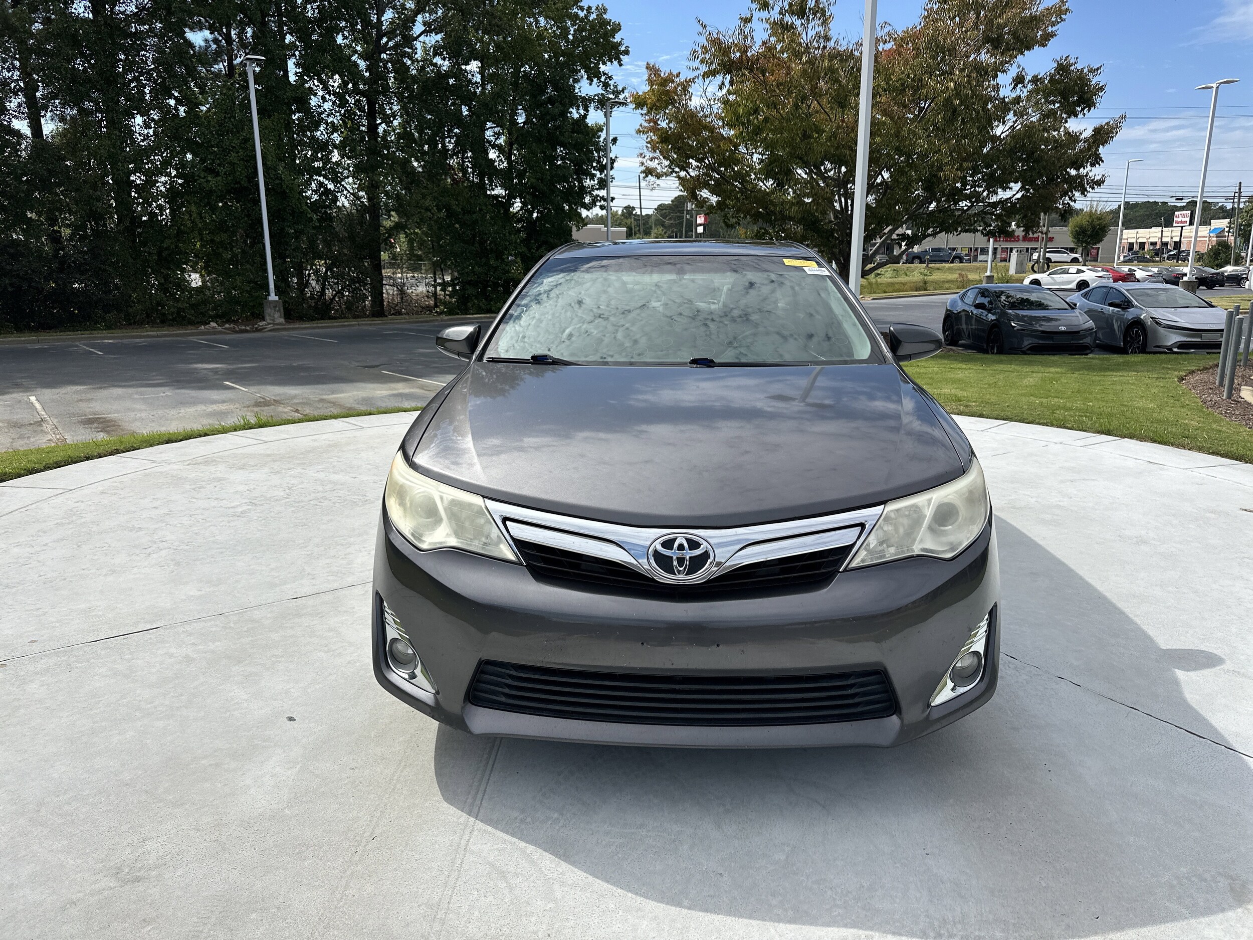 2014 Toyota Camry XLE photo 2