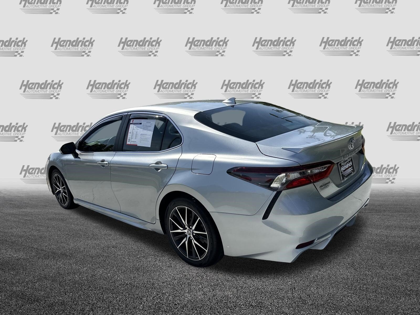 2023 Toyota Camry SE photo 3