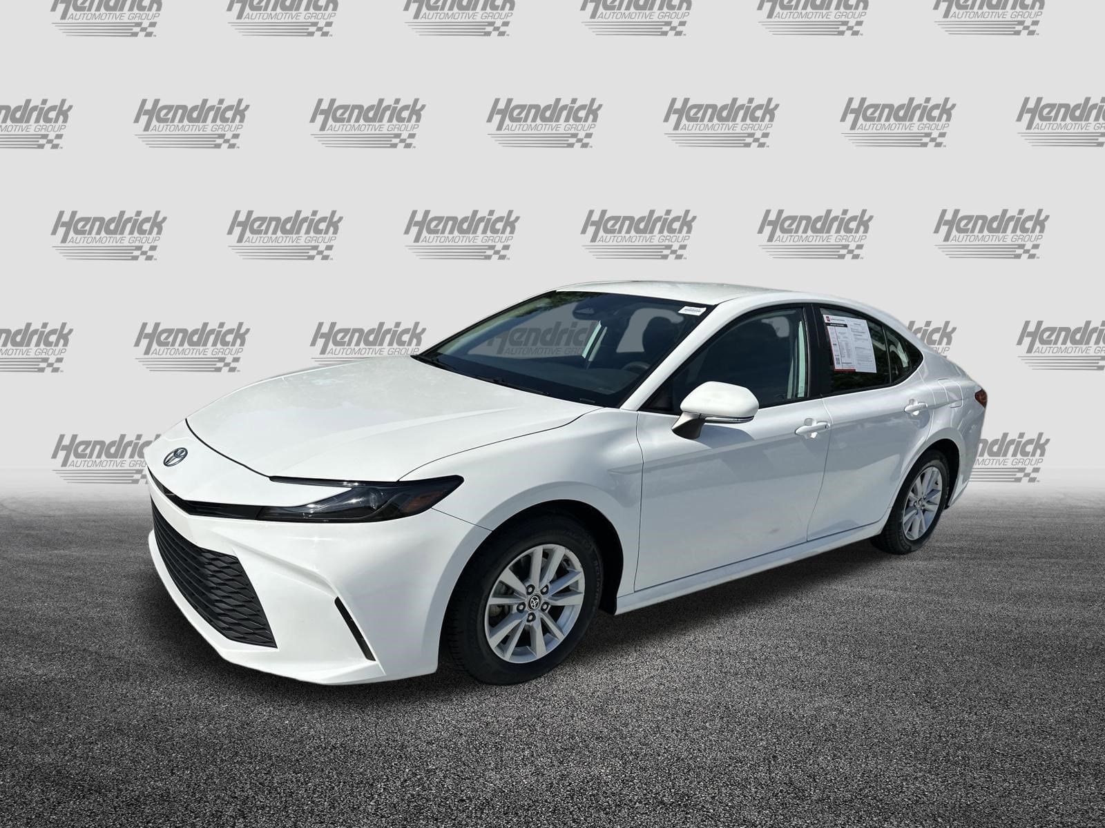 2025 Toyota Camry LE photo 4