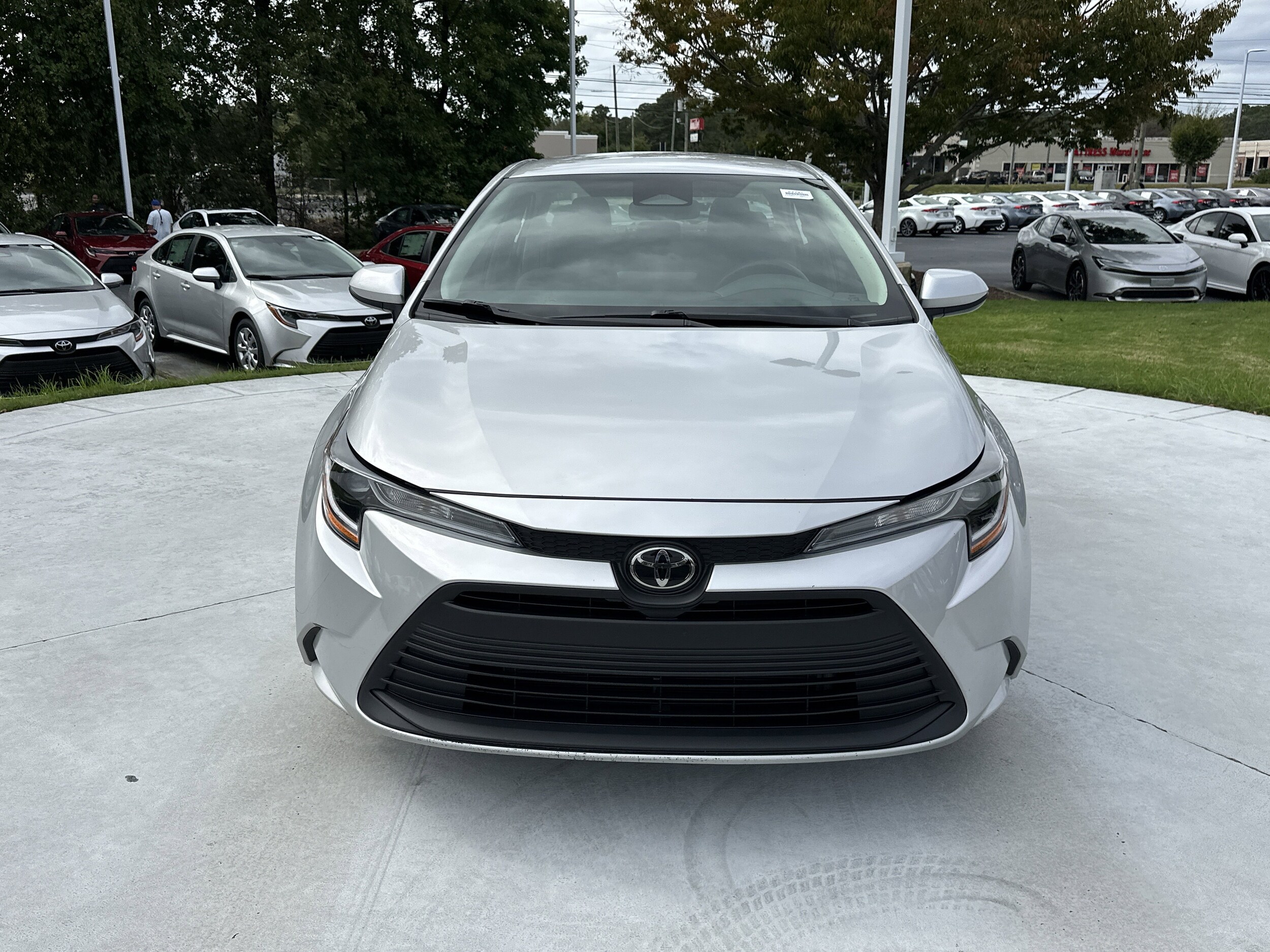 2024 Toyota Corolla LE photo 2