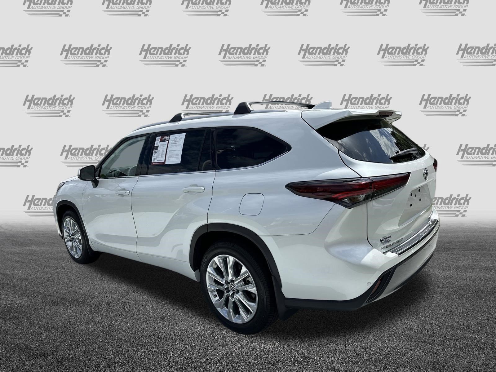 2024 Toyota Highlander Limited photo 3