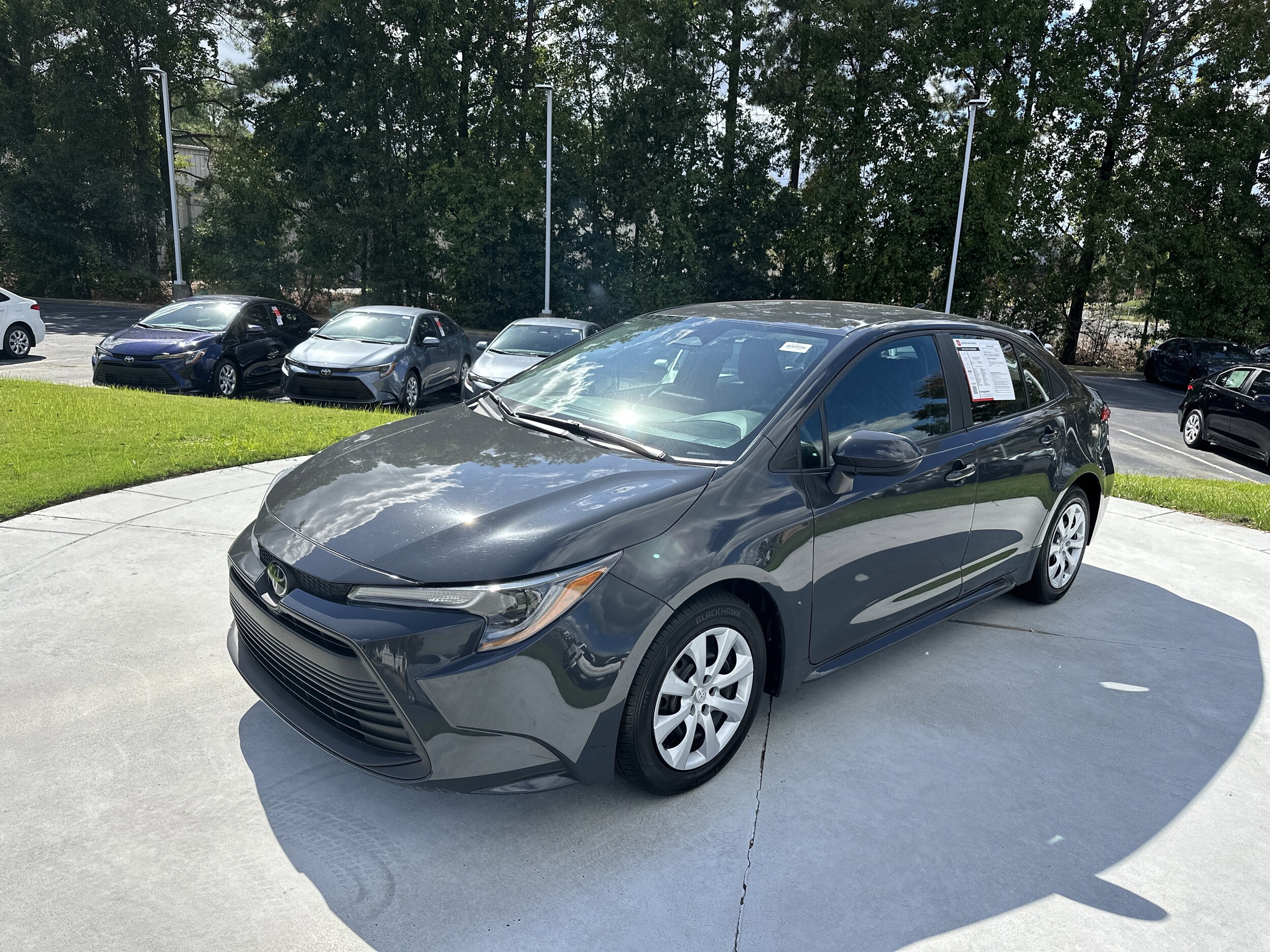 2024 Toyota Corolla LE photo 3
