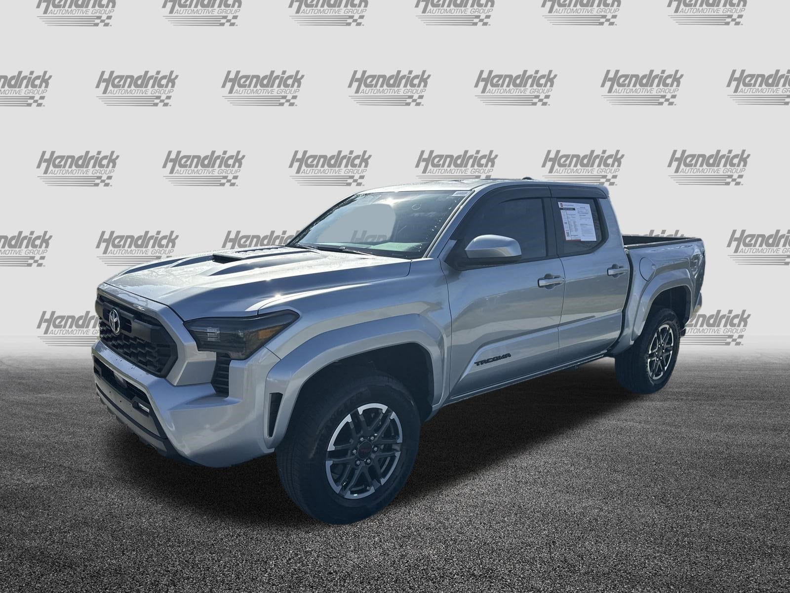 2025 Toyota Tacoma 4WD TRD Sport photo 4