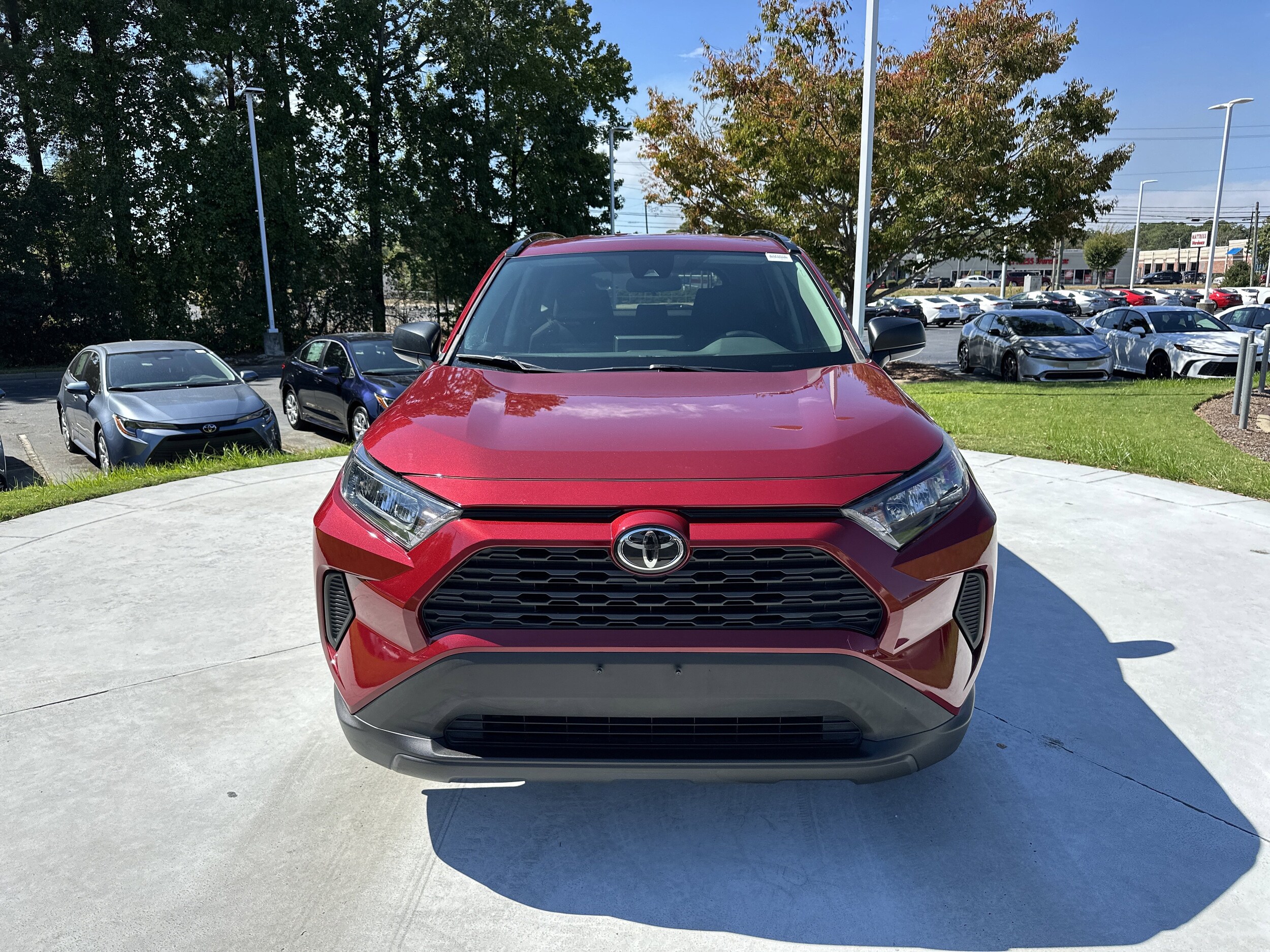 2020 Toyota RAV4 LE photo 2