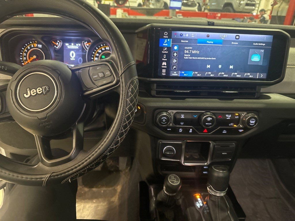Used 2024 Jeep Gladiator Sport Pickup