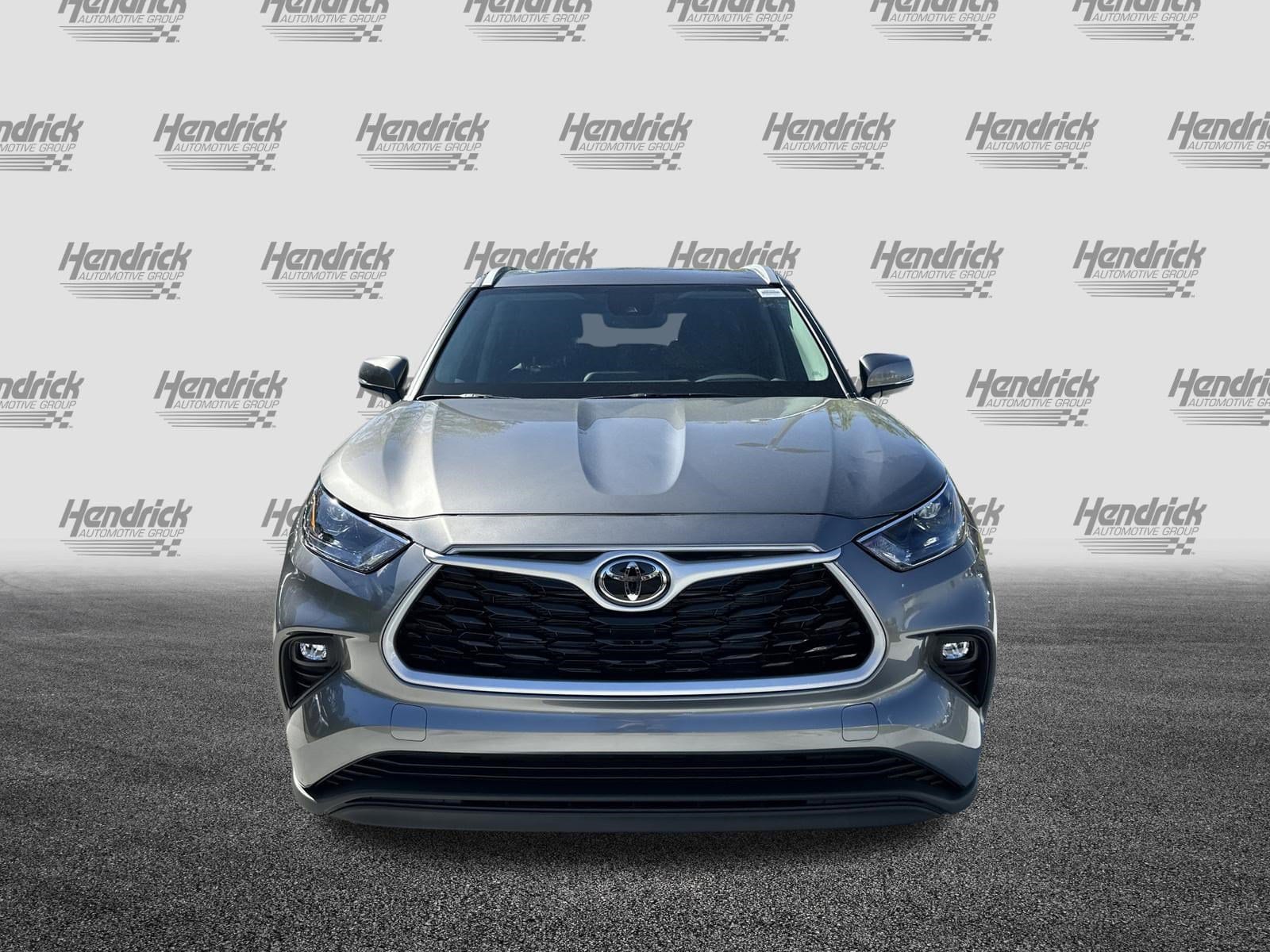 2026 Toyota Highlander Hybrid XLE photo 2