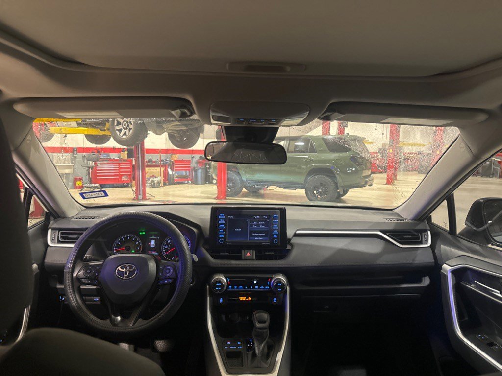 2022 Toyota RAV4 XLE photo 5