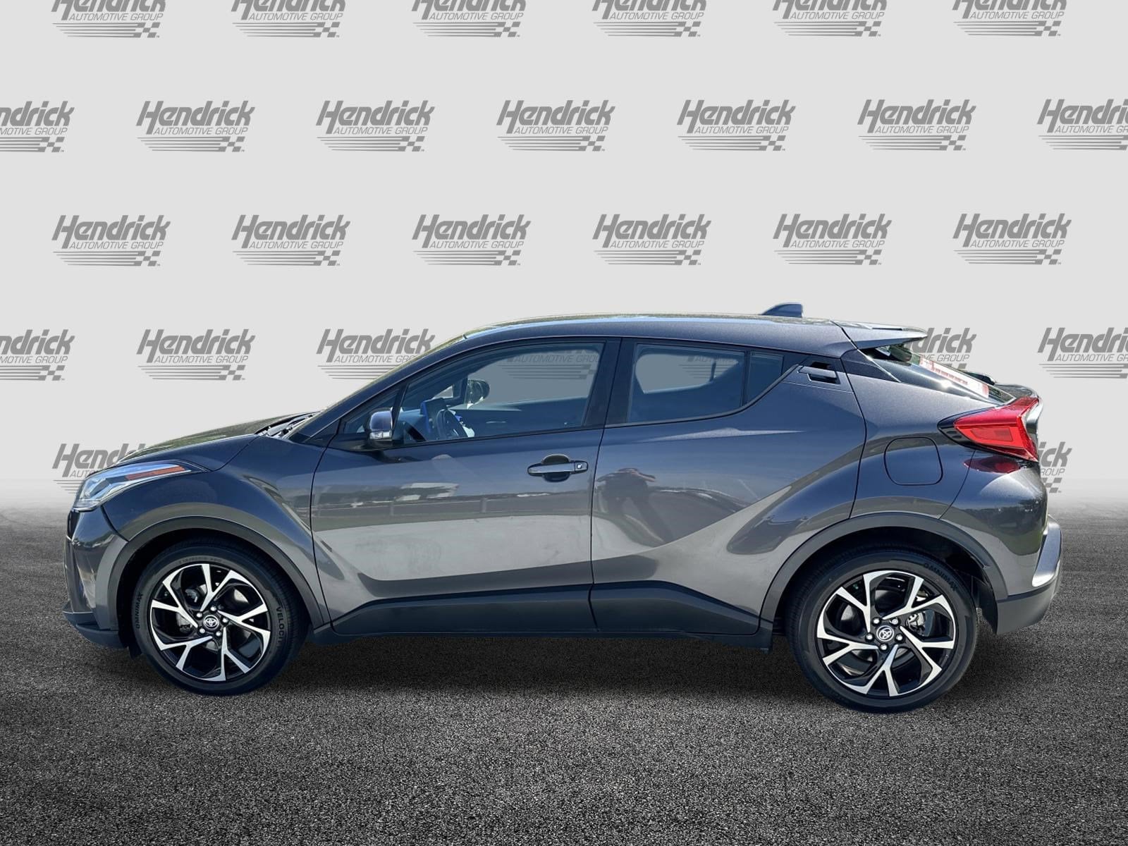 2021 Toyota C-HR XLE photo 6