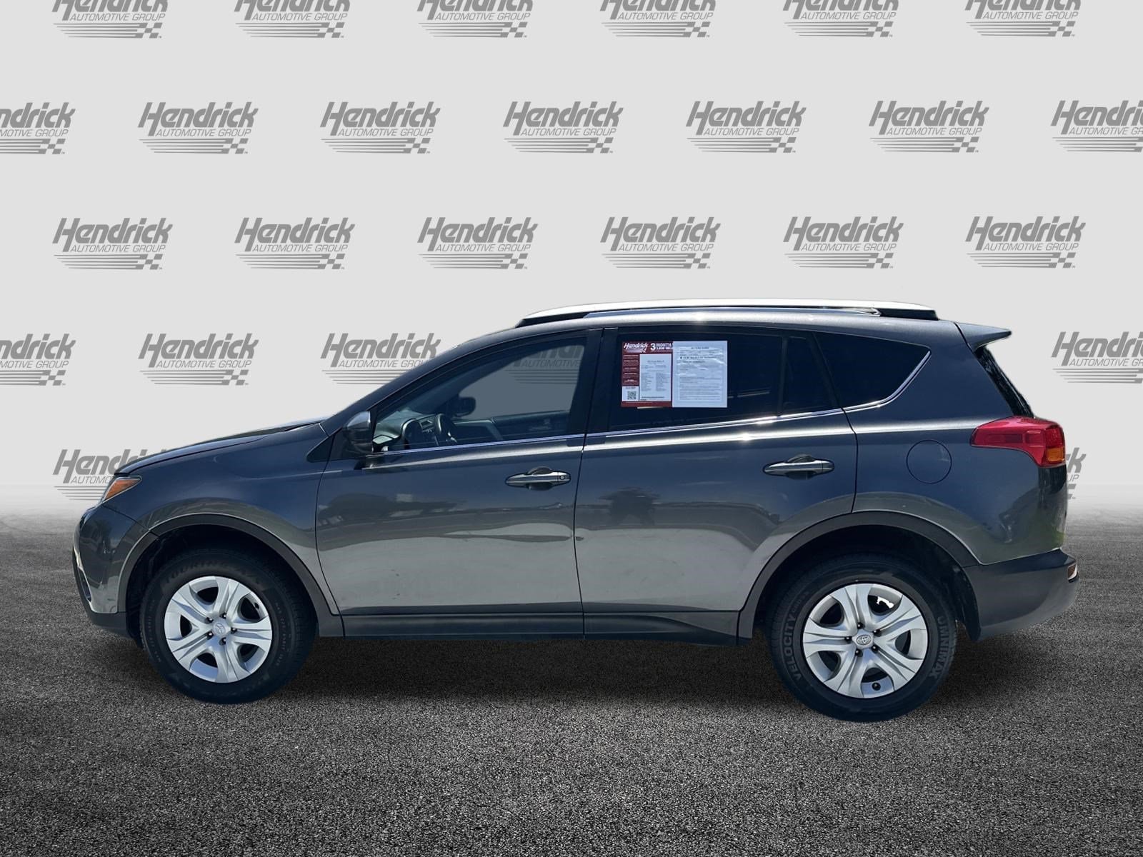 2015 Toyota RAV4 LE photo 6