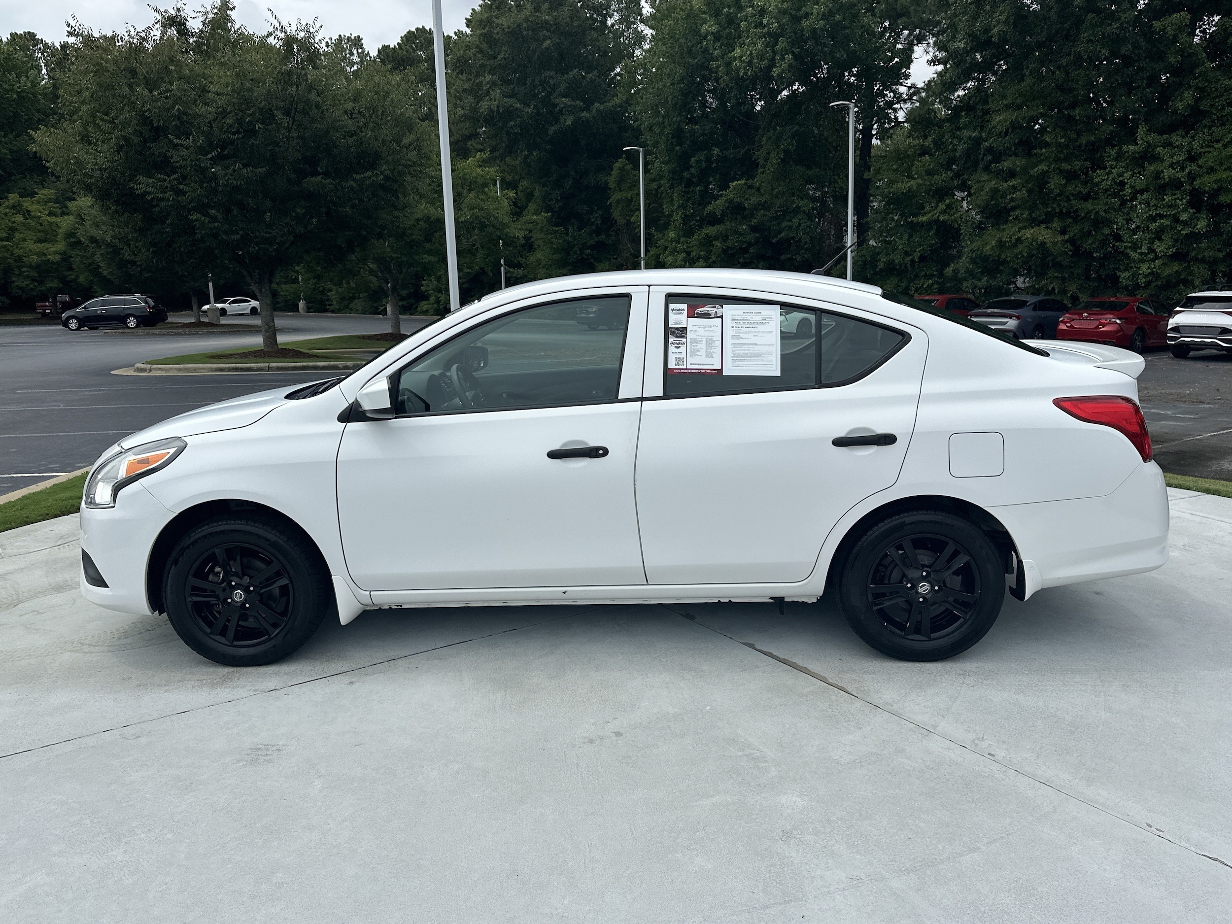 Nissan Versa Sedan S Plus