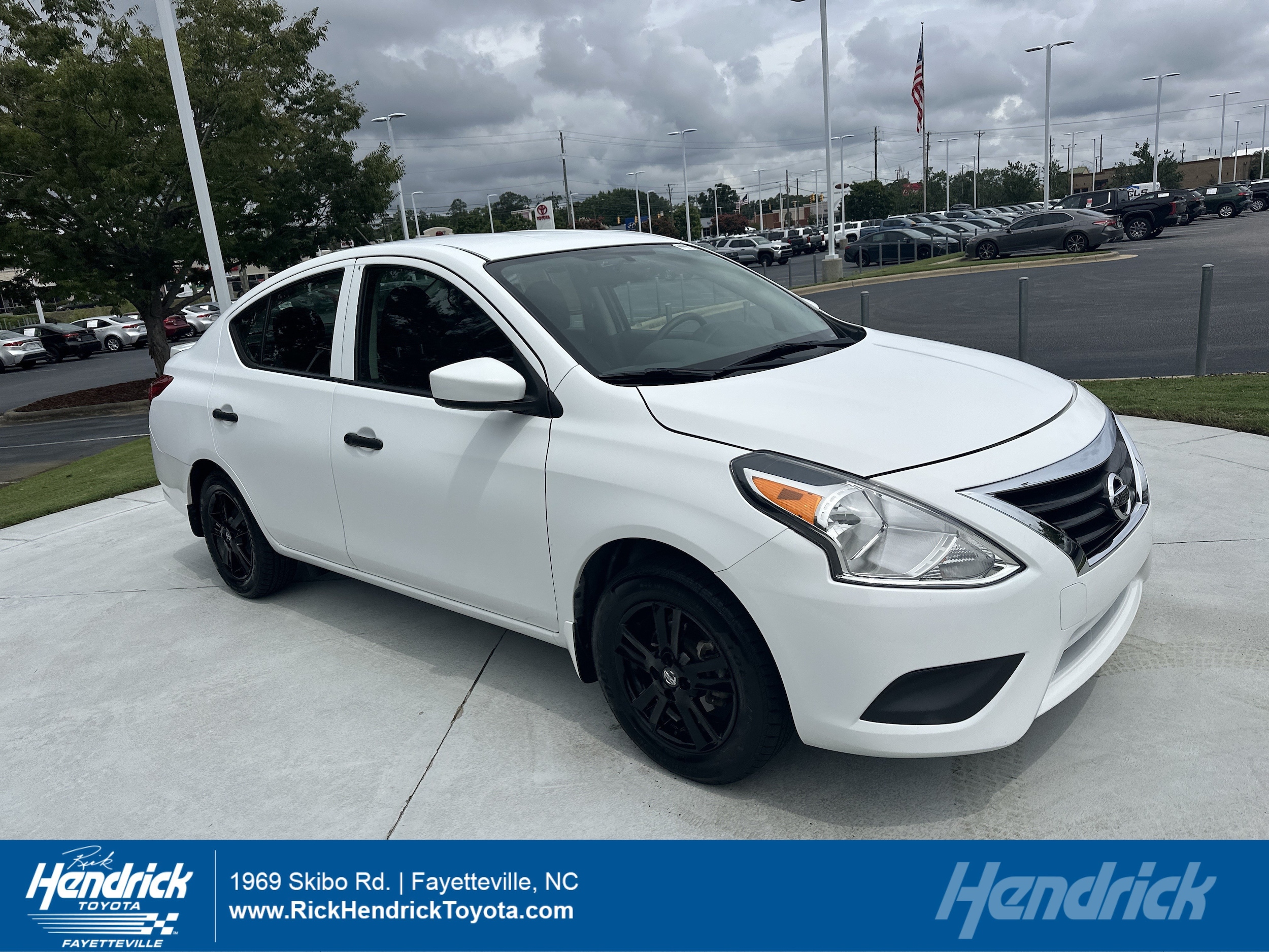 Nissan Versa Sedan S Plus