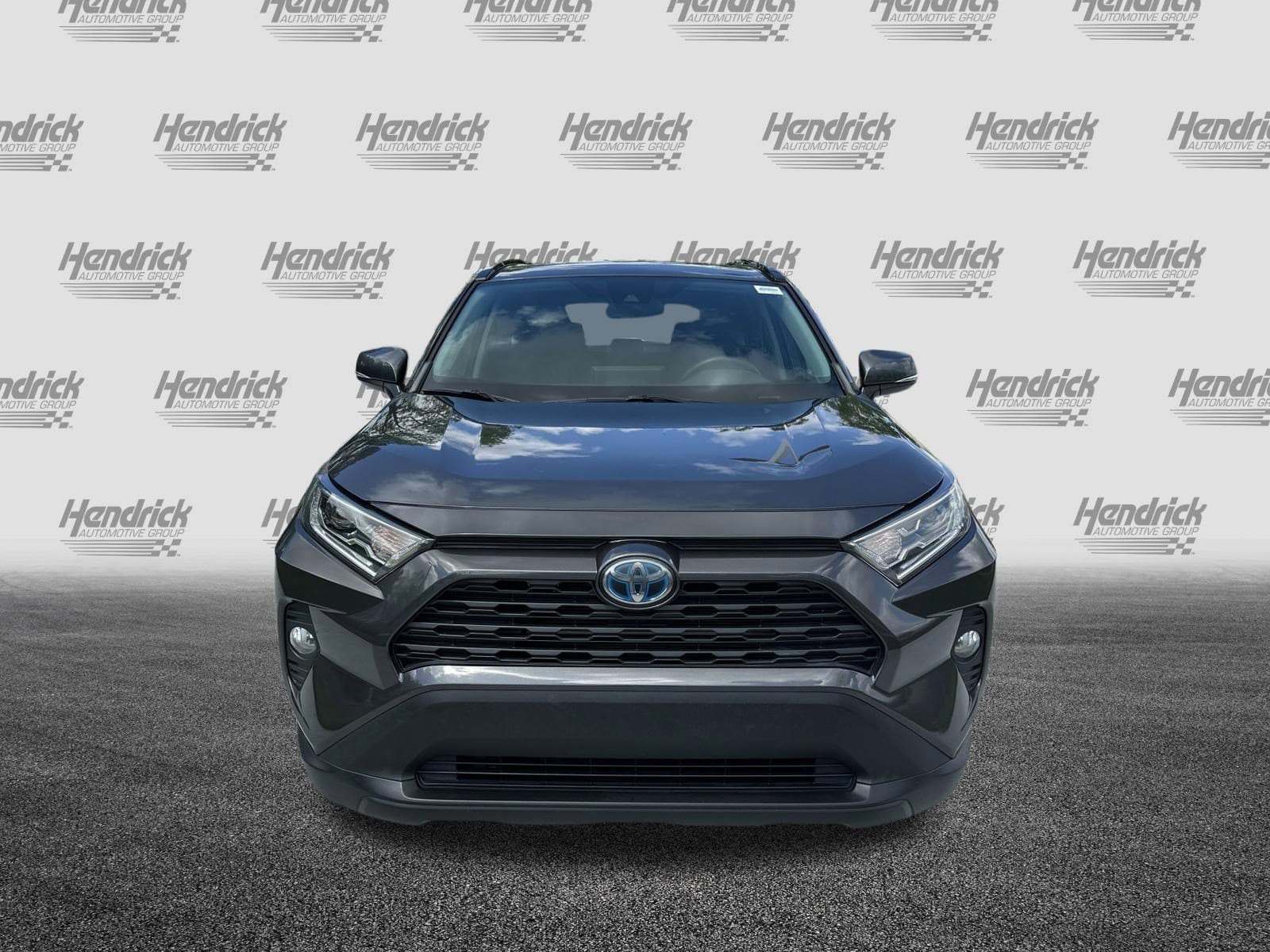 2021 Toyota RAV4 Hybrid XLE photo 2