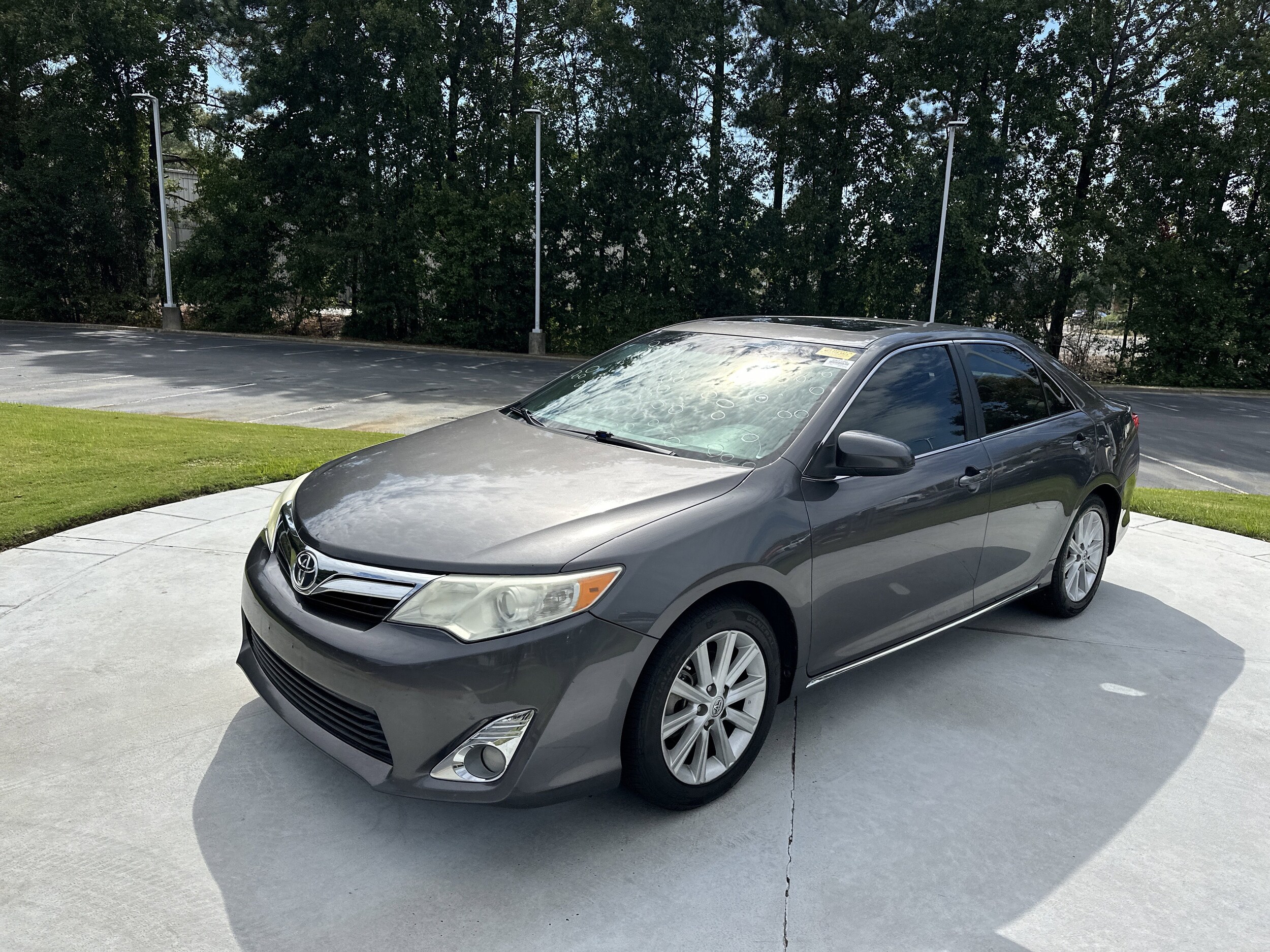 2014 Toyota Camry XLE photo 3