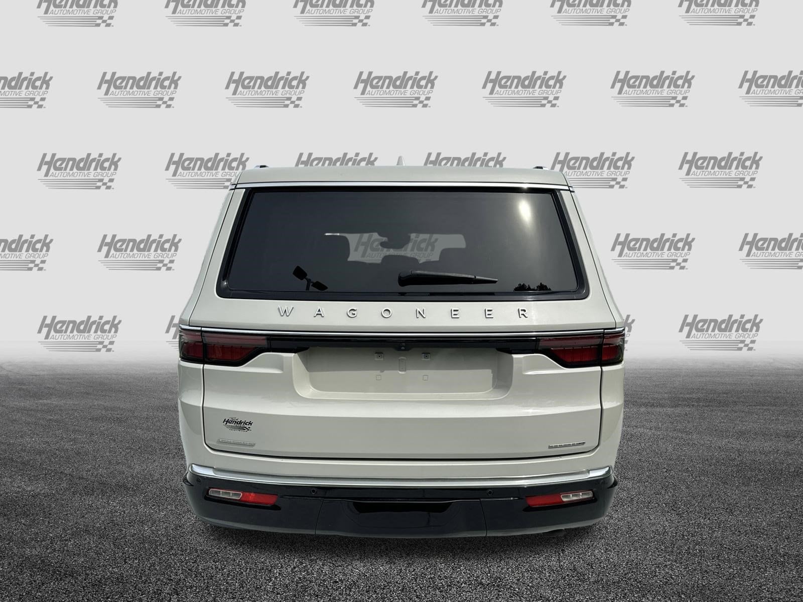 2022 Jeep Wagoneer Series III photo 3