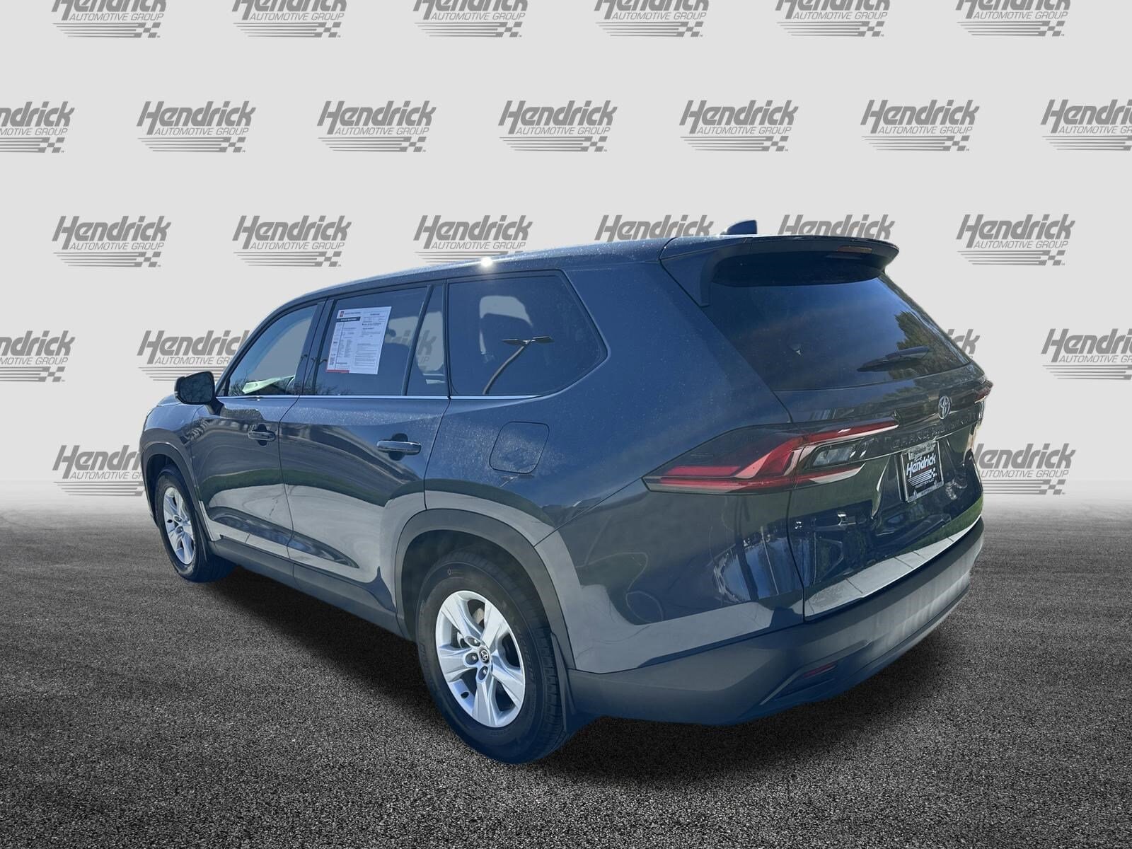 2025 Toyota Grand Highlander LE photo 3