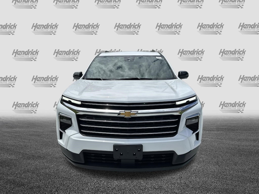 Used 2024 Chevrolet Traverse FWD LT SUV