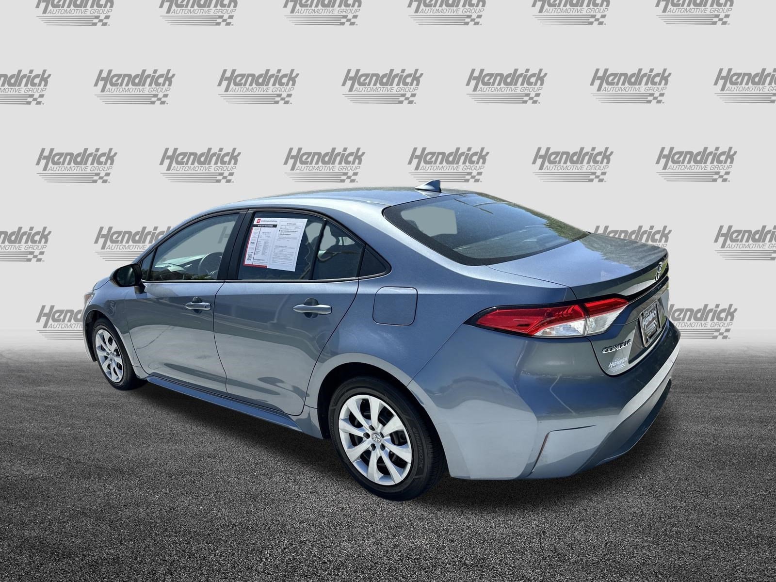 2021 Toyota Corolla LE photo 3