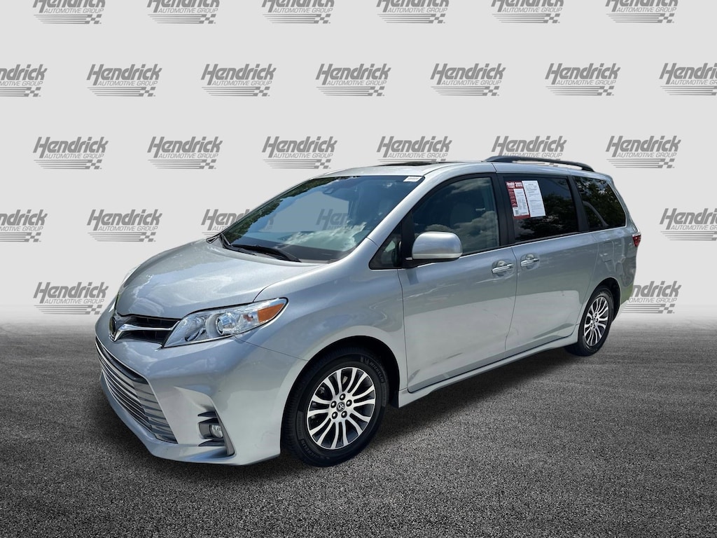 Used 2019 Toyota Sienna XLE Minivan