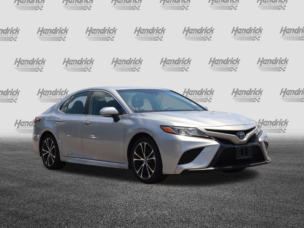 Certified 2019 Toyota Camry Hybrid SE Sedan